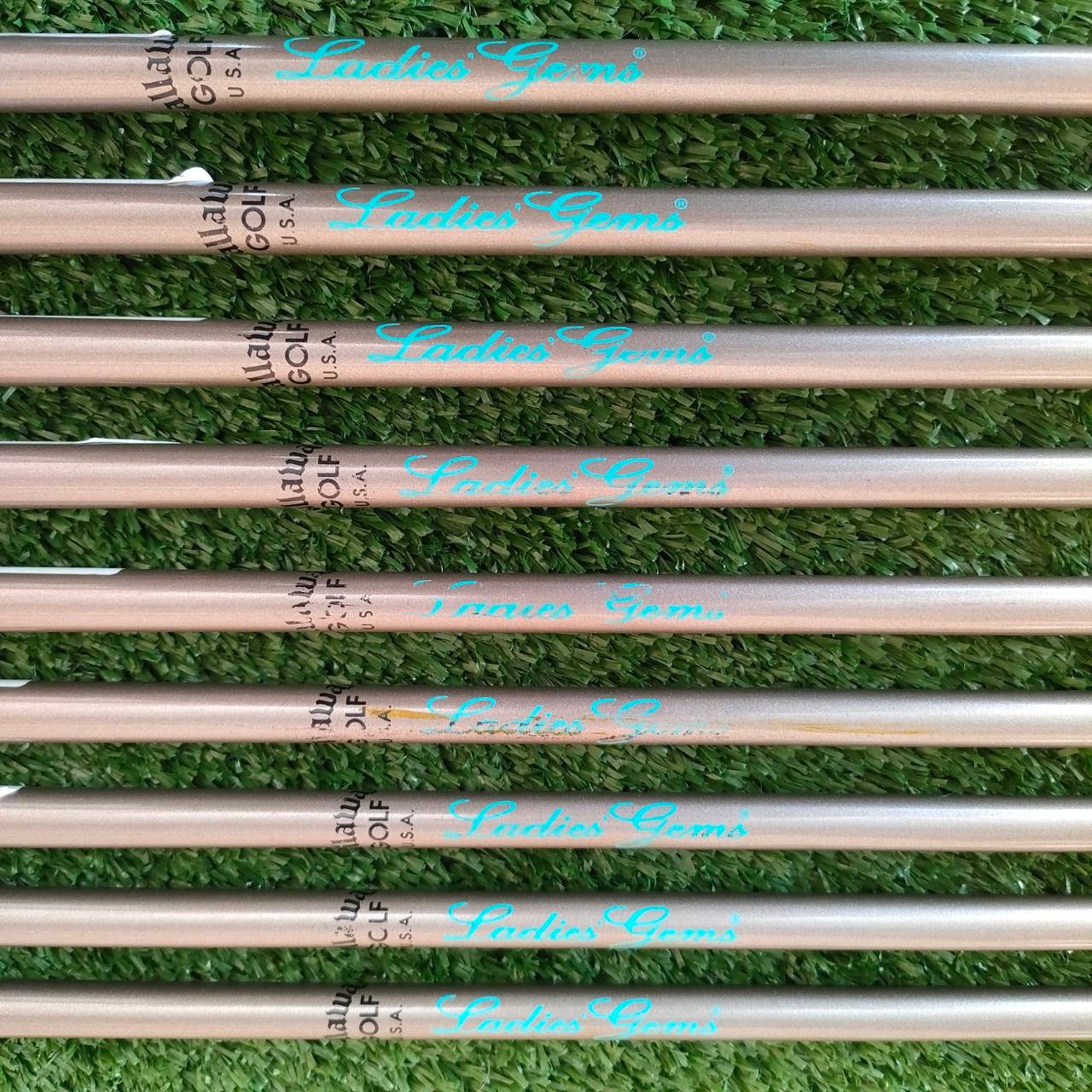 ** ไม้กอล์ฟสำหรับผู้หญิง ** ชุดเหล็ก CALLAWAY BIG BERTHA มีเหล็ก 3-9 เเละ PW ก้าน CALLAWAY GOLF FLEX L ชุดตีง่าย คุณภาพสูงมากๆ ก้านแบบเจาทะลุด้วยครับ คุณผู้หญิงที่กำลังหาเหล็กดีๆ สักชุด พลาดไม่ได้เลยนะครับ ดีกว่าไปซื้อชุดจากจีนครับ!!!