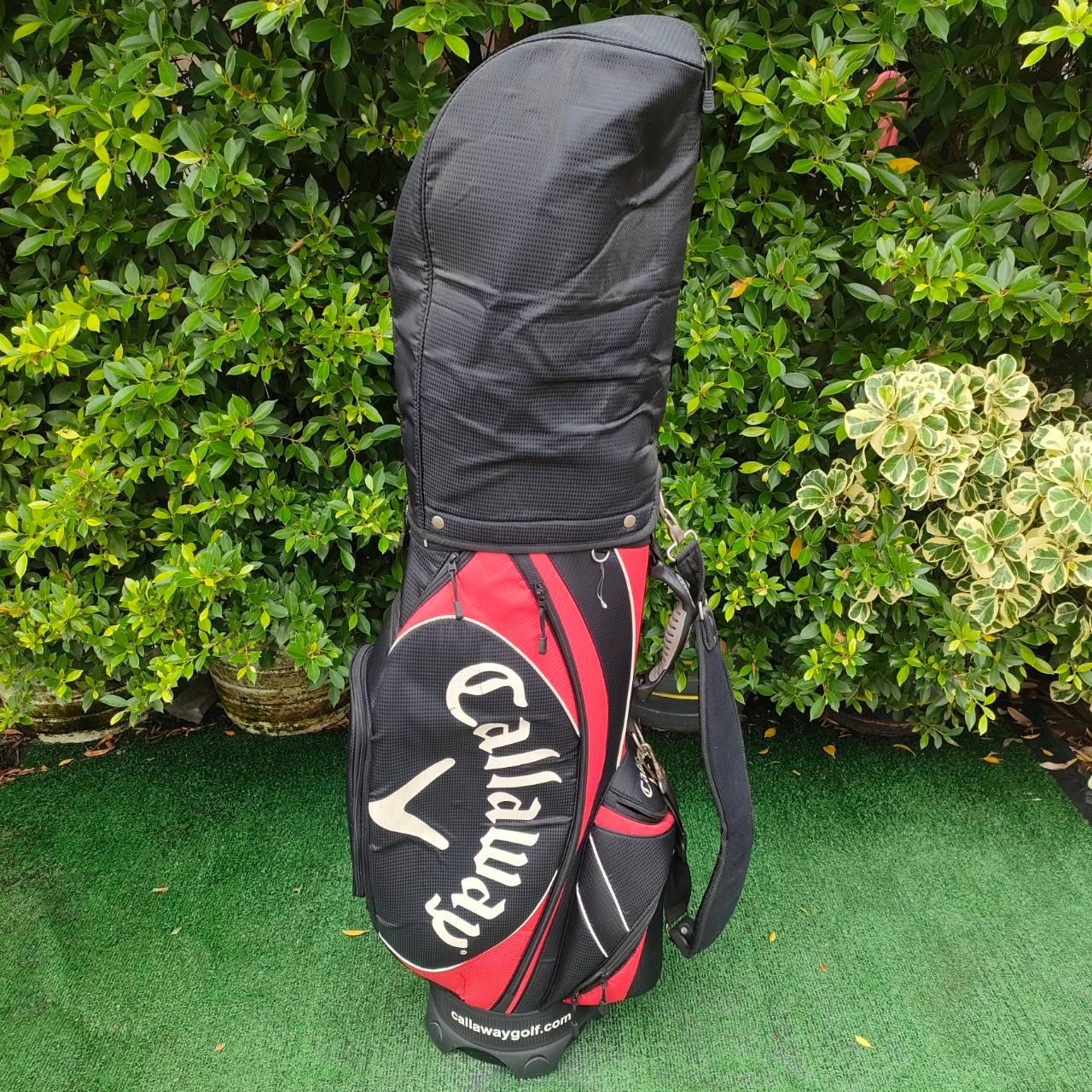 ถุงกอล์ฟ CALLAWAY มือสอง ของแท้ สภาพพร้อมใช้งาน เบา กันน้ำ ซิปดีทั้งหมด มือสอง ของแท้ BY NakaraLuxurious