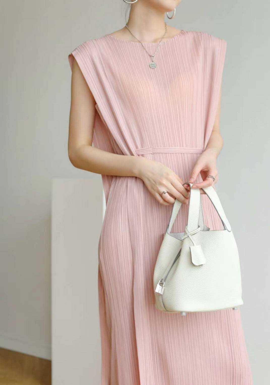 2MUAY รุ่น GJO7655 SIMPLE BOW TIE PLEATED DRESS เดรสผู้หญิง เดรสพลีทคุณภาพ 15สี FREE SIZE