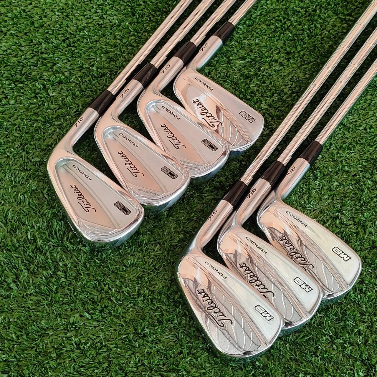 ชุดเหล็ก TITLELIST 716 CB และ MB FORGED มีเหล็ก 4-9 เเละ PW ก้าน KBS TOUR FLEX S สุดยอดแห่งความมันส์ของชุดเหล็ก เหล็กยาวเป็น CB ตีง่ายและมีถ่วงทังสเตน เหล็กสั้น MB หนักแน่น สปินจัดๆ ก้านเจ็งทั้งชุด สภาพสวยมาก
