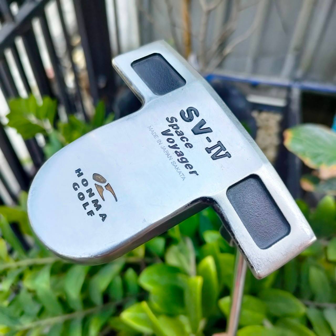 PUTTER HONMA SPACE VOYAGER SV-IV ความยาว 35 นิ้ว กริฟ SUPER STROKE เต็มมือ MADE IN JAPAN SAKATA เป็นพัตเตอร์ HONMA ที่ทรงดีมากๆ เส้นเล็งยาวๆ แม่นๆ สโตรคง่าย ไม้กอล์ฟพรีเมี่ยมมือสอง ของแท้ By NakaraLuxurious