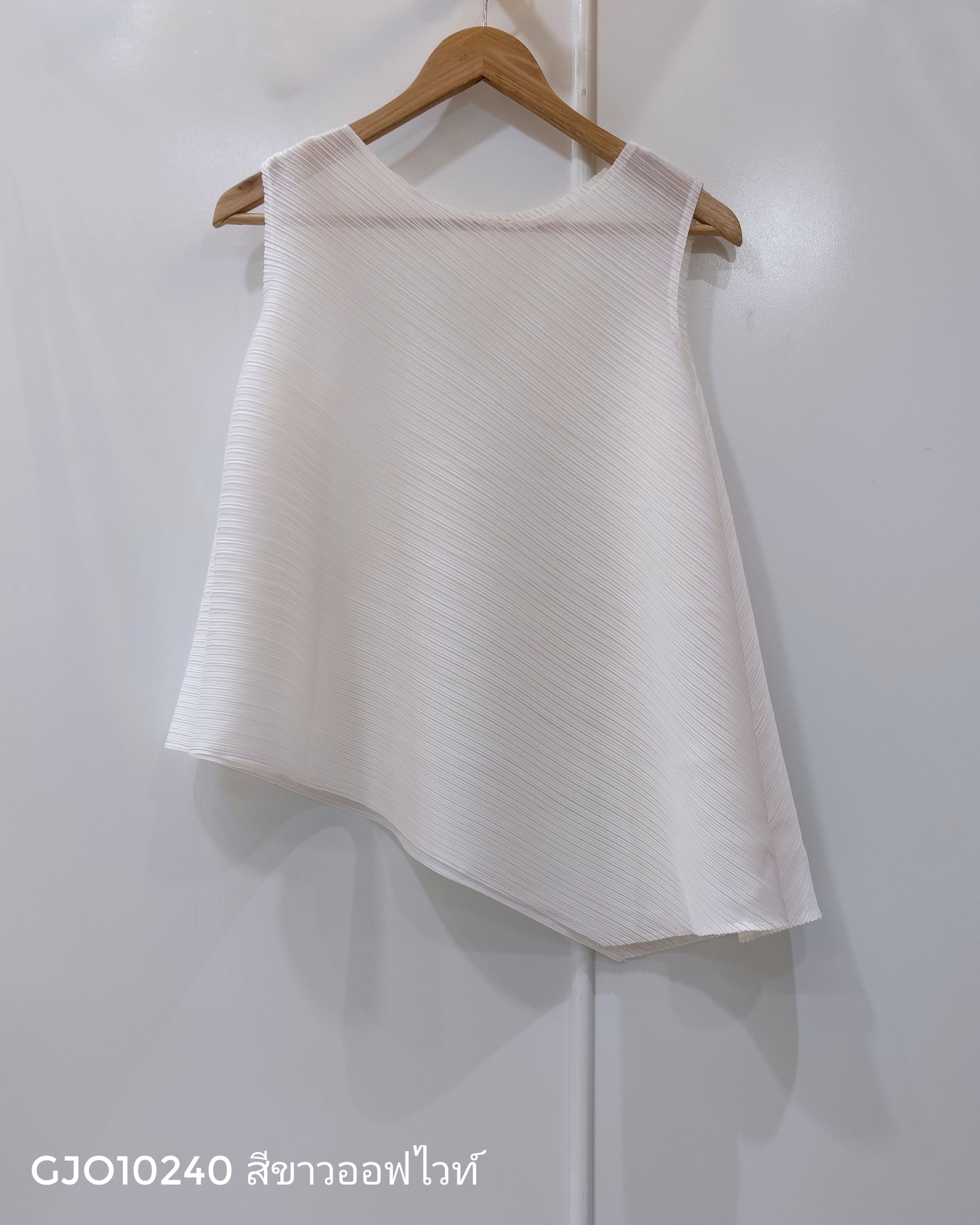 2MUAY รุ่น GJO10240 เสื้ออัดพลีท SLEEVELESS ASYMMETRIC PLEATED TOP