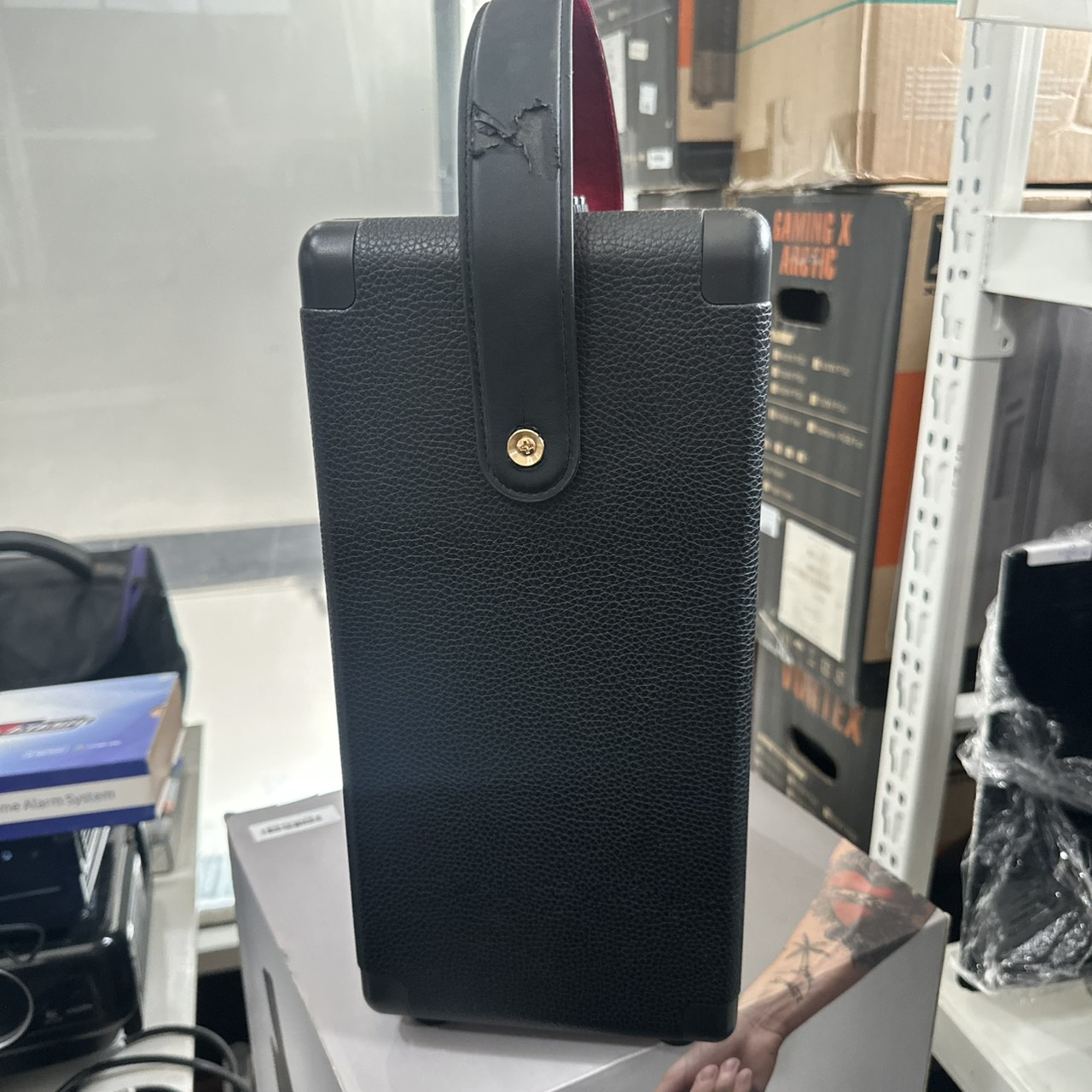 Marshall Tufton + Ac Adapter ***หูจับหนังถลอก ไม่มีผลต่อการใช้งาน