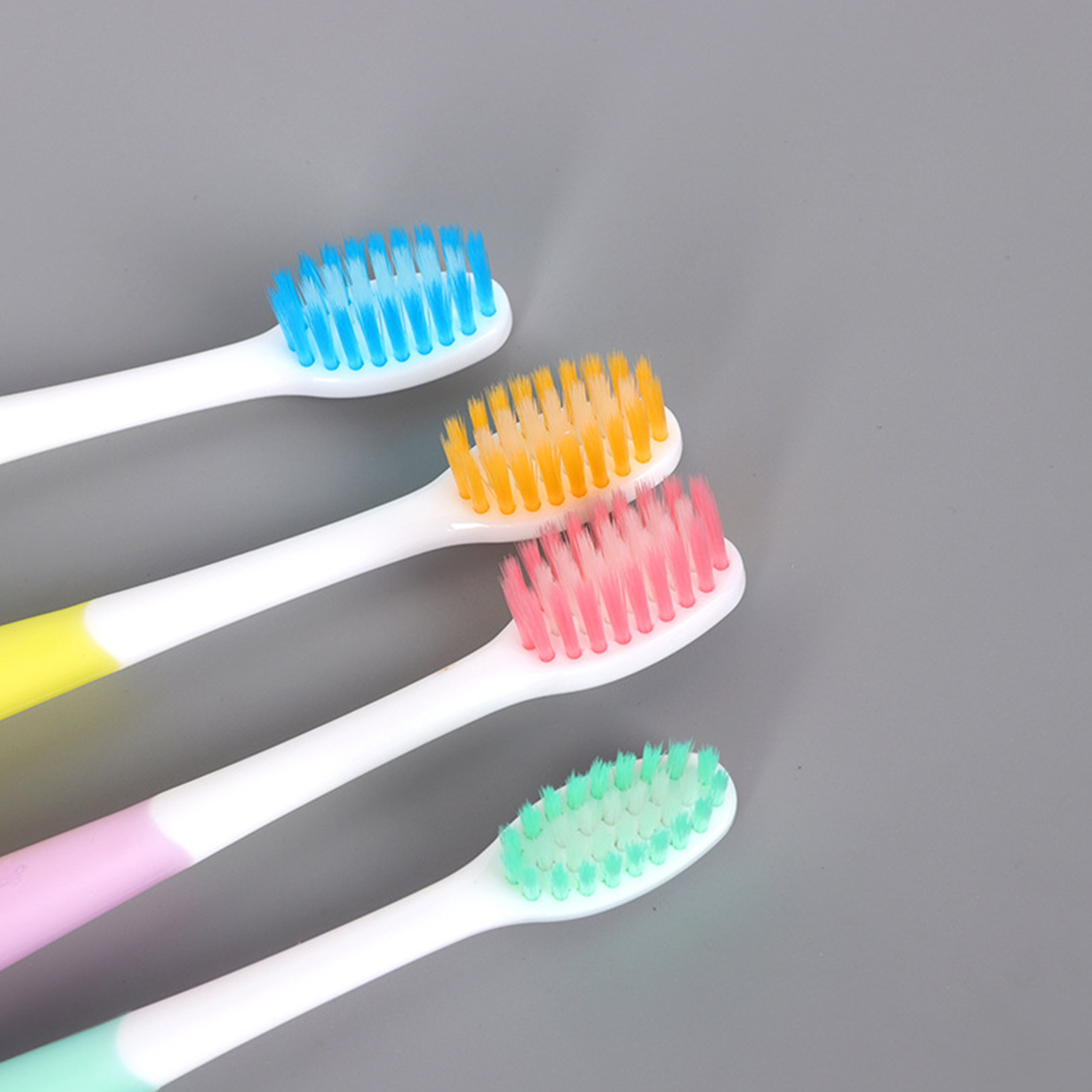 🔥Sale ลดราคา🔥 แปรงสีฟันเด็ก รุ่น K502 ขนแปรงนุ่ม มีกบเหลาดินสอให้ เหมาะสำหรับเด็กอายุ3-14ปี ดีไซน์สวยงาม