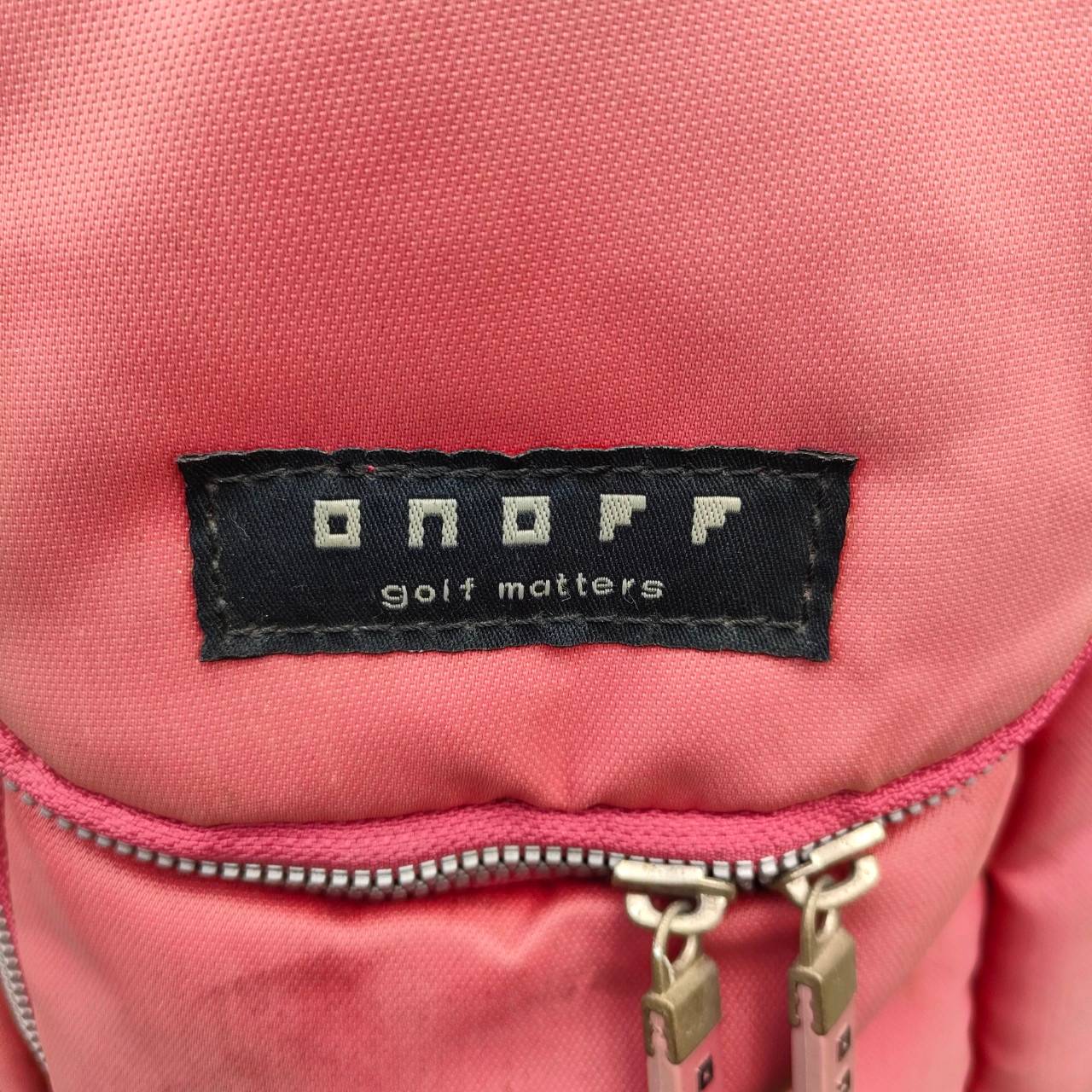 ถุงกอล์ฟ ONOFF GOLF MATTERS มือสอง ** ถุงกอล์ฟ สีซีด ** นอกนั้นใช้ได้หมด