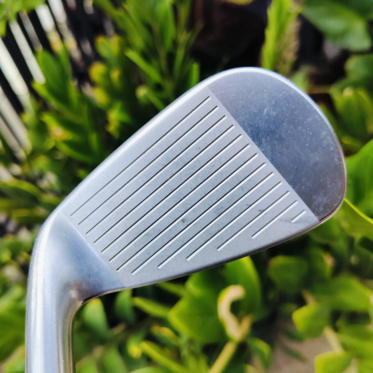 เหล็ก 6 PRGR EGG FORGED วัสดุพรีเมี่ยมญี่ปุ่น FORGED CAVITY ตีทั้งนุ่มและง่าย หน้าใบเด้งๆส่งพลังมาก!!! ก้านกราไฟต์ M40 ของ PRGR ไม้กอล์ฟพรีเมี่ยมมือสอง ของแท้ By NakaraLuxurious