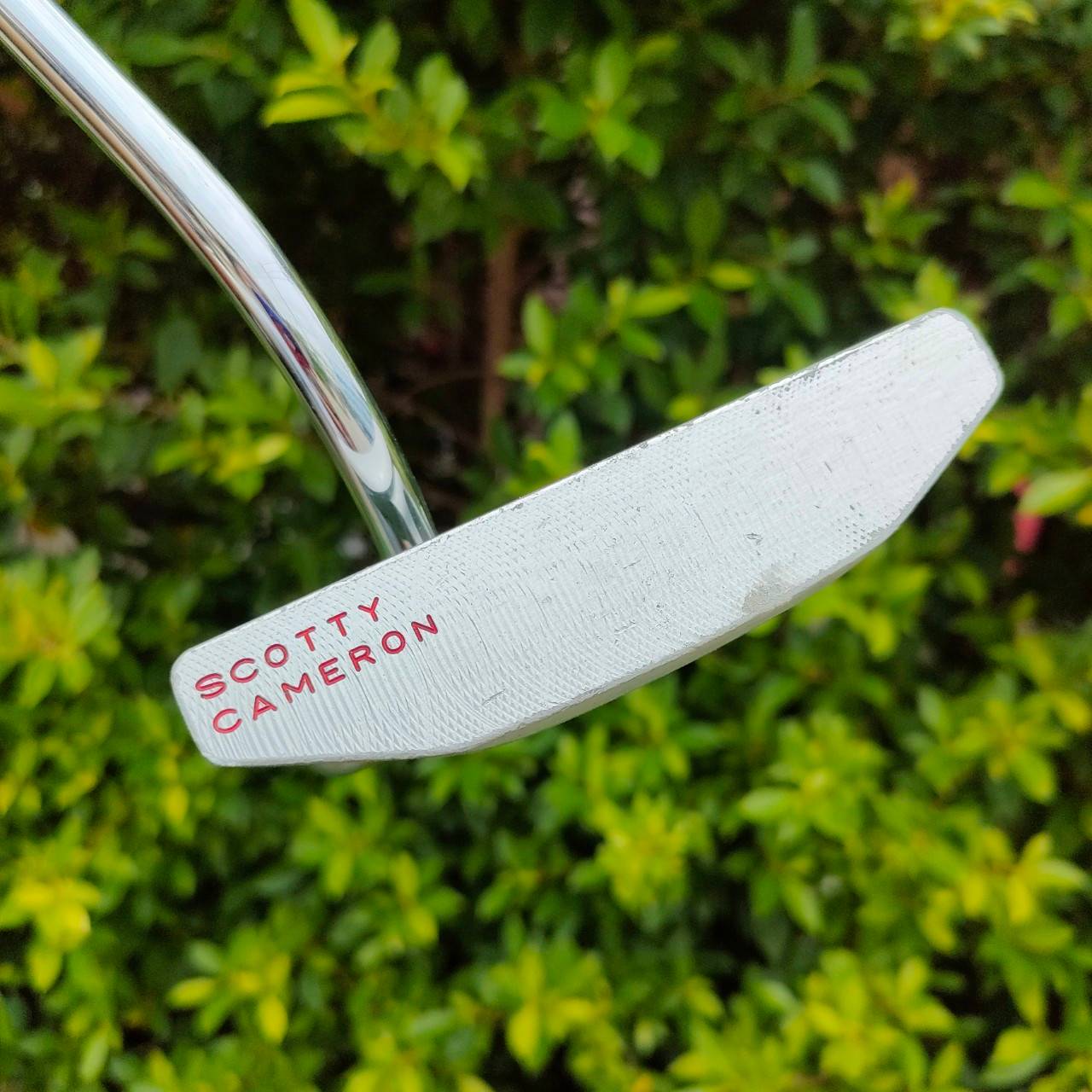 ** ไม้กอล์ฟสำหรับท่านที่ถนัดซ้าย ** PUTTER TITLEIST SCOTTY CAMERON FUTURA PATENT PENDING ตัวต้นแบบ ความยาว 35 นิ้ว ตรงรุ่น มีสลักไว้ ไม้กอล์ฟมือสอง ของแท้ BY NakaraLuxurious