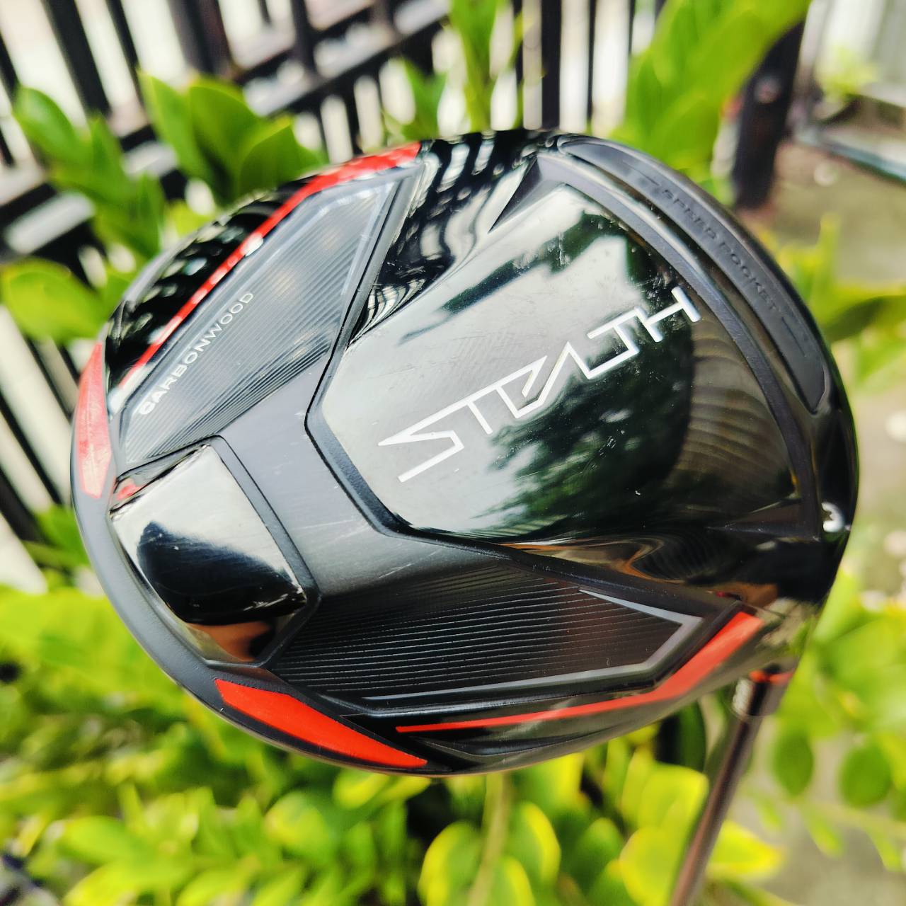 Driver TAYLORMADE STEALTH มือสอง สภาพงามมาก COVER แท้เดิม 60X Carbon Twist Face สามารถถ่ายทอดพลังงานไปยังลูกกอล์ฟได้อย่างเต็มที่ สร้างบอลสปีดได้มากกว่า ไม้กอล์ฟพรีเมี่ยมมือสอง ของแท้ By NakaraLuxurious