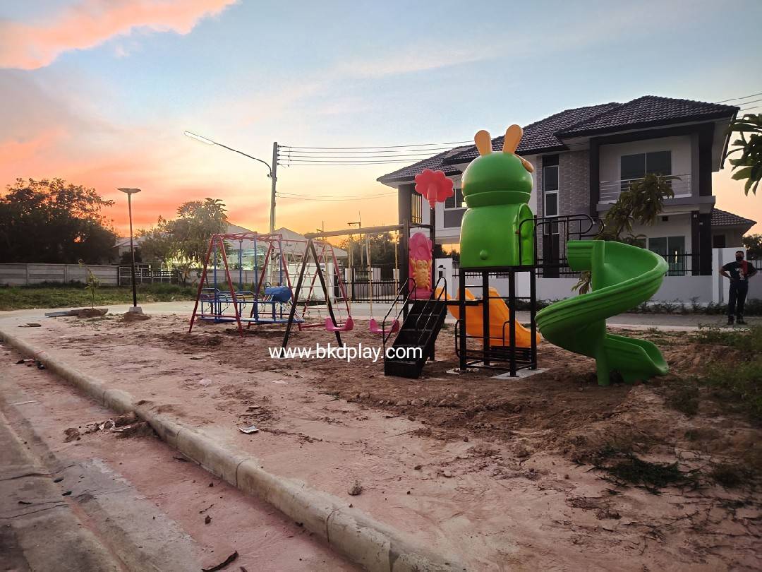 ชุดรวมG เครื่องเล่นสนามกลางแจ้ง เครื่องเล่นสนามเหล็ก ประกอบด้วยปีนป่าย และรถไฟโยกเยก OutdoorPlayground,ผลิตเครื่องเล่นสนาม,เครื่องเล่นในสนามเด็กเล่น,เครื่องเล่นงบสพฐ.,ประชารัฐ, ราคาโรงงาน ขนาด 150x275x170 ซม.