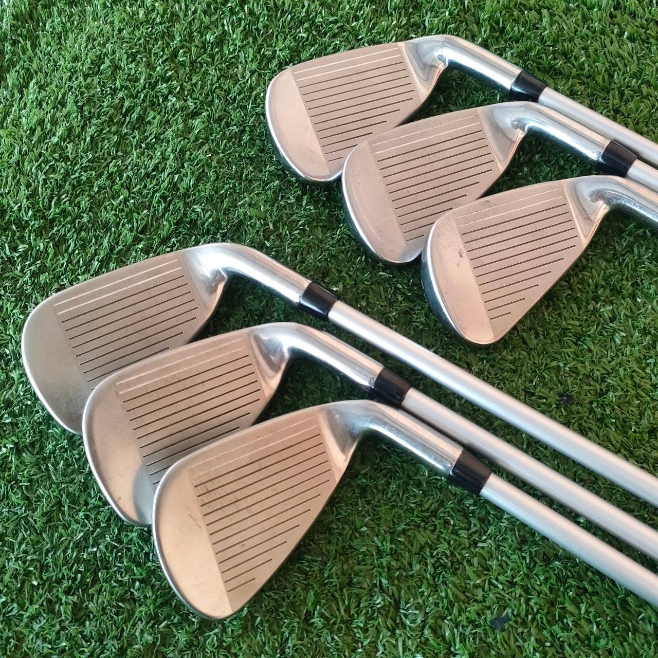 **ไม้กอล์ฟสำหรับท่านที่ถนัดซ้าย** ชุดเหล็ก CALLAWAY X HOT มีเหล็ก 4-9 ก้าน XHOT FLEX S เหล็กตีมันส์ และง่ายในเหล็กเดียวกัน มี CAVITY ลึก ก้านแบบเจาะทะลุ ฟีลลิ่งจะตีลงพื้นได้ดี!! ไม้กอล์ฟมือสอง ของแท้ BY NakaraLuxurious