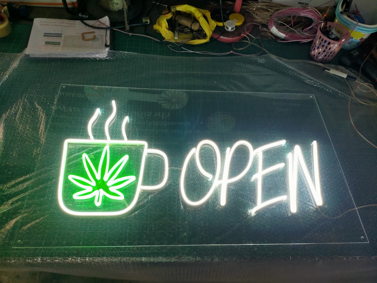 งานไฟเฟค