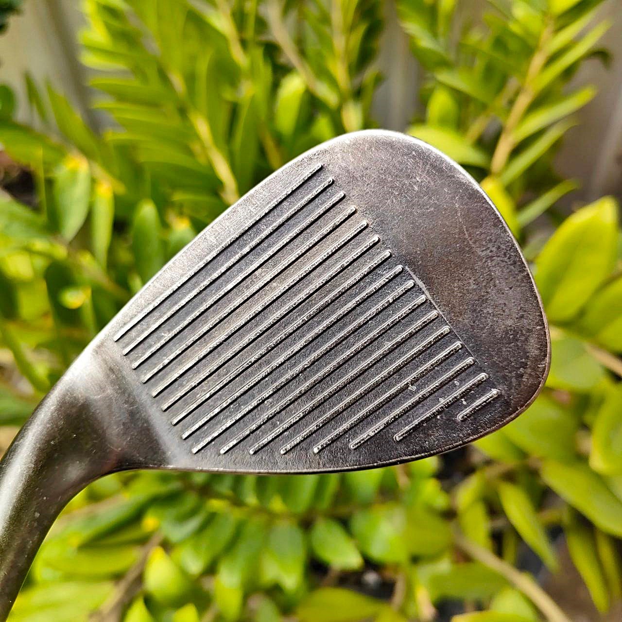 WEDGE GEKI SPIN องศา 52 FLEX WEDGE หน้าไม้โหดมากๆ เป็นปุ่นขึ้นมา กัดลูกขาดเลยครับ ตกหยุดถอยๆเลย สำหรับคนชอบเล่นของโดยเฉพาะ ไม้กอล์ฟมือสอง ของแท้ BY NakaraLuxurious
