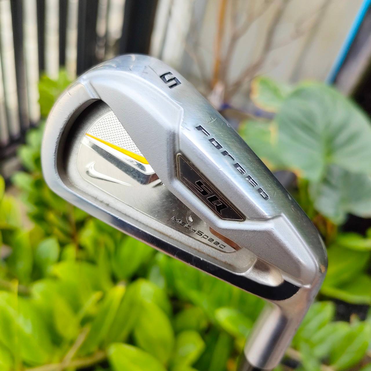 เหล็ก 5 NIKE SQ MACHSPEED สัมผัสความนุ่มของ FORGED CAVITY ตีแน่น และตีง่ายมากด้วยการตีโปร่งด้านหลัง ก้านกราไฟต์เบาสบาย ไม้กอล์ฟมือสอง ของแท้ BY NakaraLuxurious