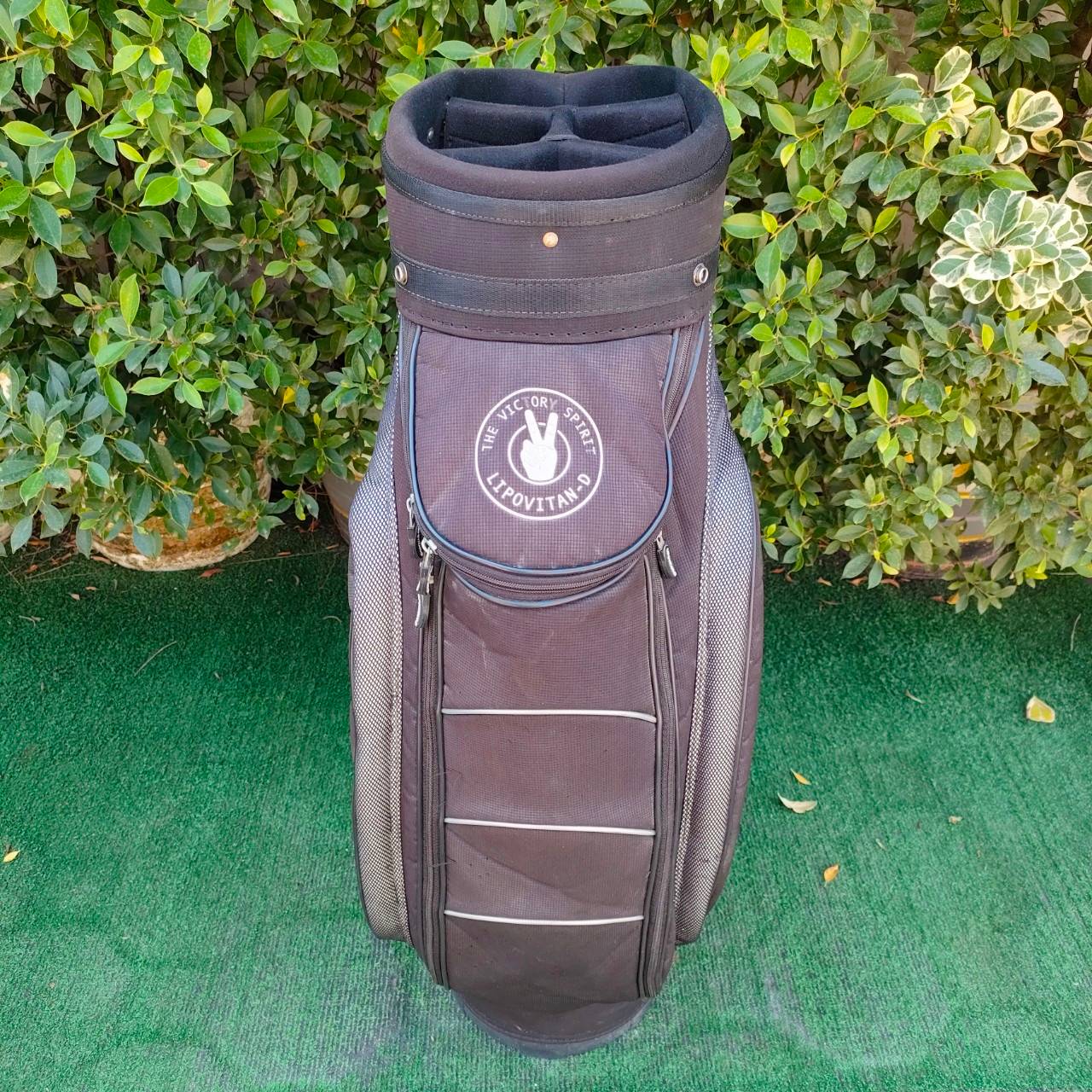 ถุงกอล์ฟ LIPOVI AN-D มือสอง ซิปใช้ได้ดีทุกซิป สภาพเรียบร้อย ไม้กอล์ฟมือสอง ของแท้ BY NakaraLuxurious