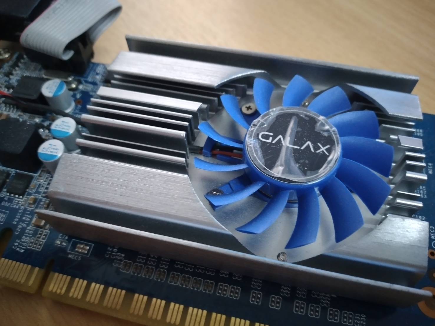 GALAX GEFORCE GT 710 2GB 2GB DDR3 64-bit HDMI/DVI-D/VGA