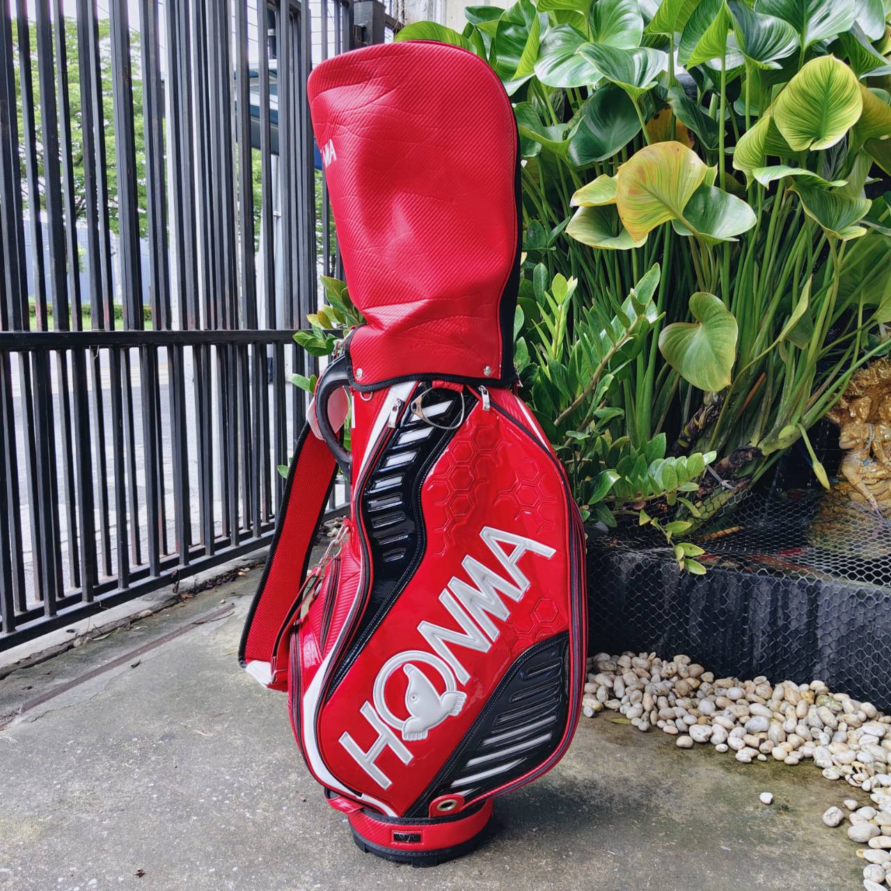ถุงกอล์ฟ HONMA TOUR ของแท้ มือสอง จากประเทศญี่ปุ่น เท่มากๆ รุ่นนี้ของใหม่มีราคาแพงแบบสุดๆ