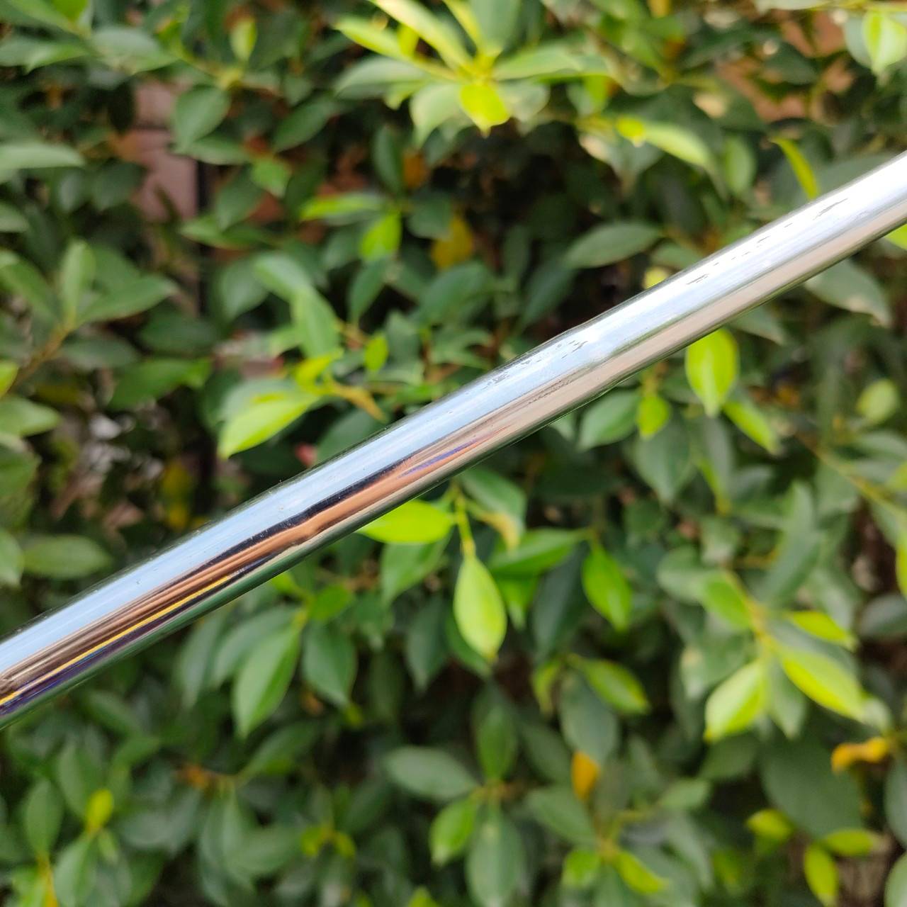 PUTTER ODYSSEY 2.BALL BLADE ความยาว 35 นิ้ว เล็งง่าย แม่นๆ ทรงเบลด ถนัดมือขึ้น และมีบอลอีกสองลูก เล็งกับลูกที่จะพัตต์เรียงกันไปทางหลุม แม่นยำ หน้า White Hot นุ่มมากๆ