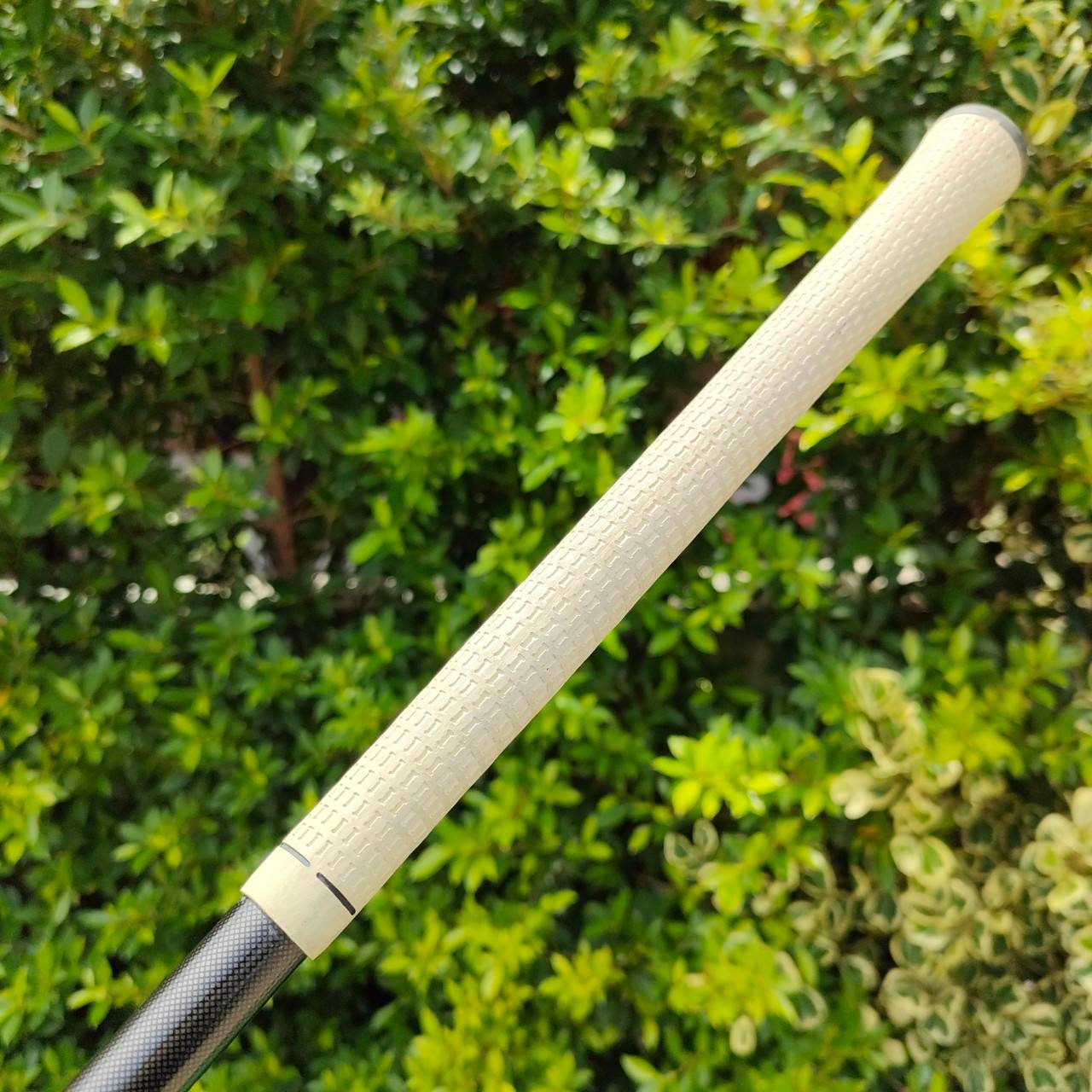 FW3 KING COBRA S3 ก้าน TOUR AD FLEX S ก้านเบาเพียงแค่ 50 กรัม COBRA มุ่งเน้นใส่เทคโนโลยี ให้ไม้ออกมาตีง่ายที่สุด!! ใช้วัสดุพรีเมี่ยมทั้งหมด ตีดีมากๆ ทั้งง่าย และไกล เสียงเพราะครบเครื่อง!! ไม้กอล์ฟมือสอง ของแท้ BY NakaraLuxurious