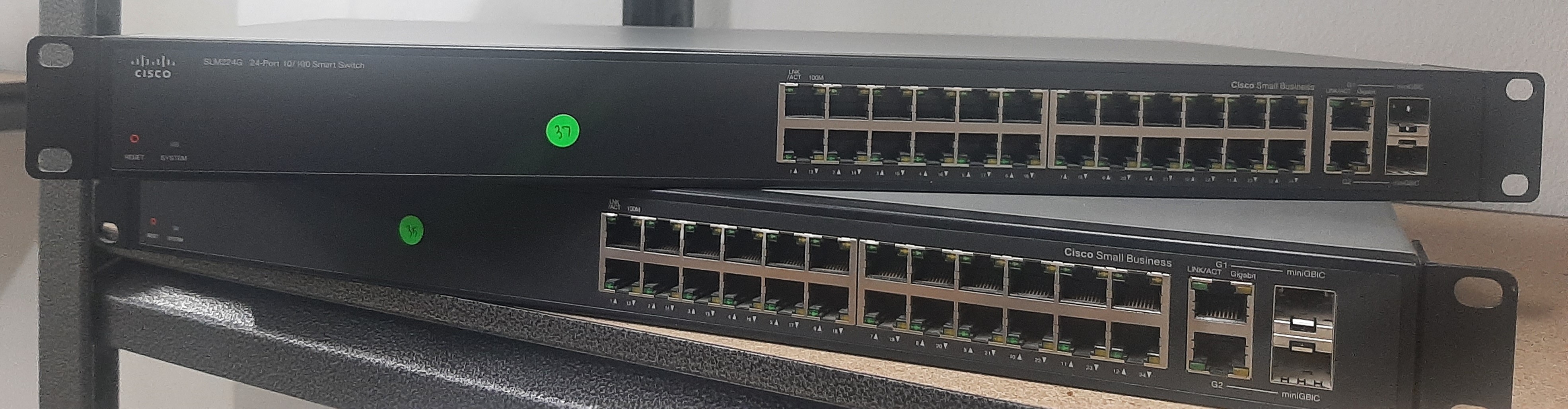 Cisco SLM224G 24-port 10 100 + 2-port Gigabit Smart Switch