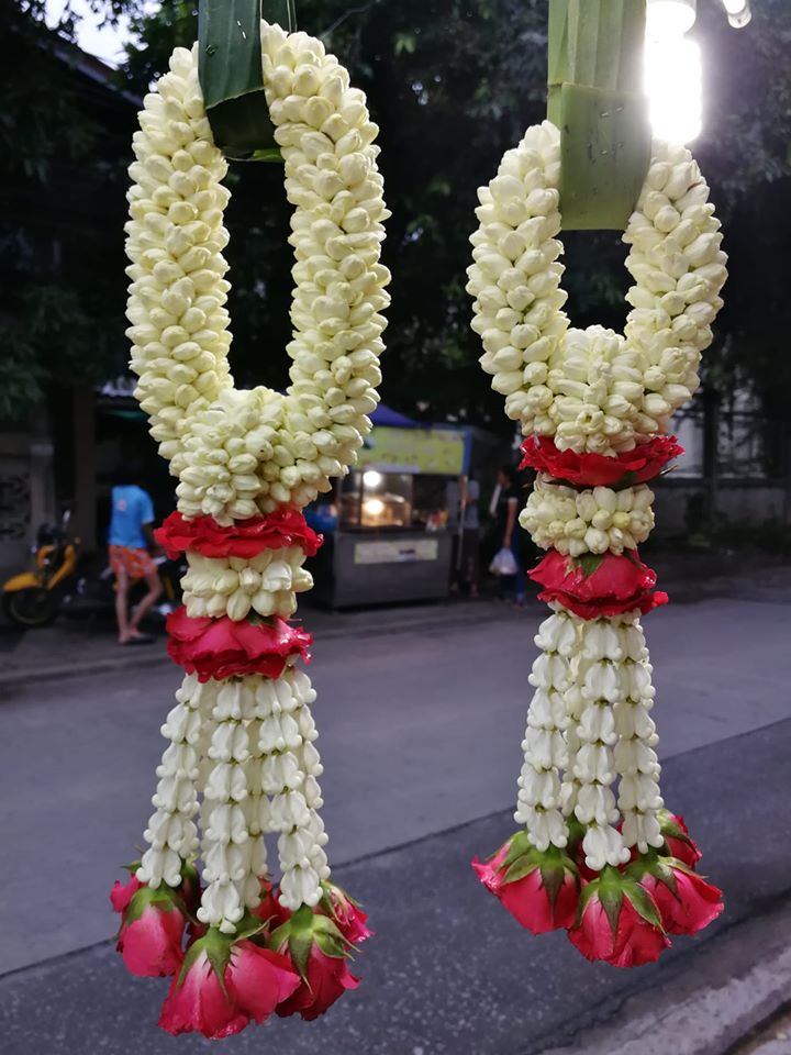 พวงมาลัยวันเเม่