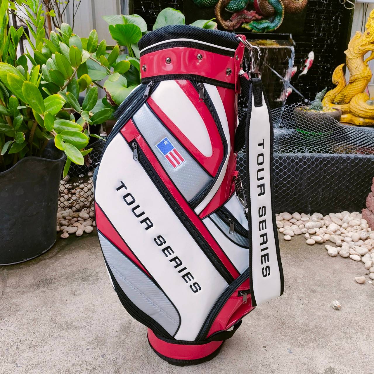 ถุงกอล์ฟเด็ก U.S.KIDS GOLF TOUR SERIES ขนาดไชส์ของถุง ปากถุง 7 นิ้ว ความสูงของถุงกอล์ฟ 31.5 นิ้ว ถุงกอล์ฟที่ดีที่สุด สำหรับเยาชน ถุง TOUR ถุงกอล์ฟพรีเมี่ยมมือหนึ่ง ของแท้ By NakaraLuxurious