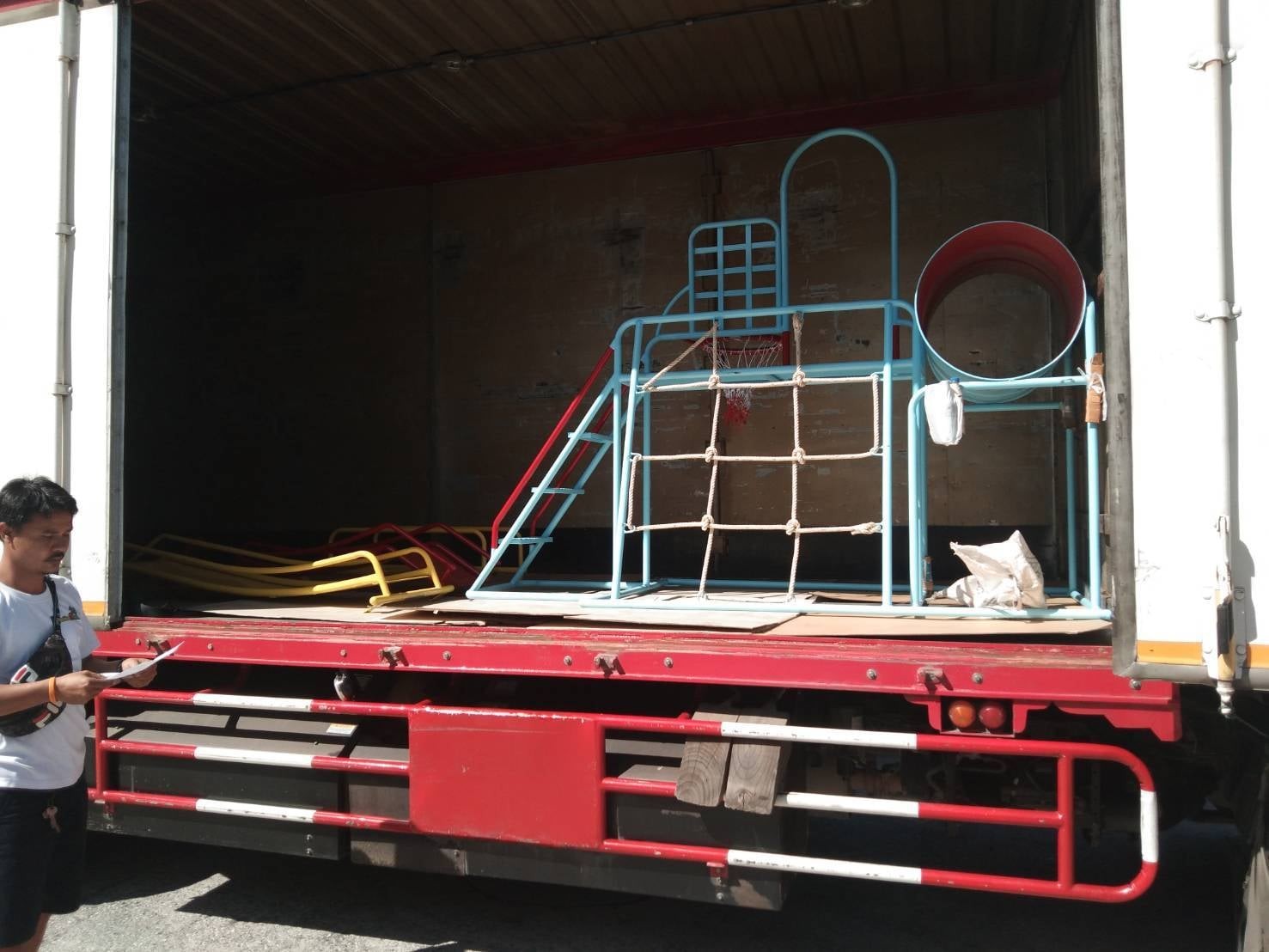 เครื่องเล่นสนามชุดรวมD ประกอบด้วยสไลเดอร์ปีนป่ายแป้นบาสและถังลอด, เครื่องเล่นสนามกลางแจ้ง , เครื่องเล่นสนามเหล็ก, ของเล่น, OutdoorPlayground,สนามเด็กเล่น,เครื่องเล่นงบสพฐ.ประชารัฐ ราคาโรงงาน