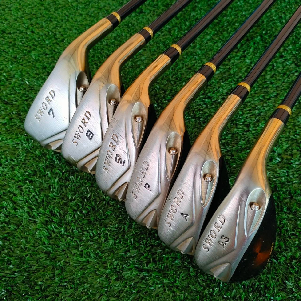 ชุดเหล็ก SWORD iZU MAX SNIPER มีเหล็ก 7-9 เเละ PW AW AS ก้าน SWORD SNIPER FLEX R เหล็ก HYBRID ทั้งชุดครับ