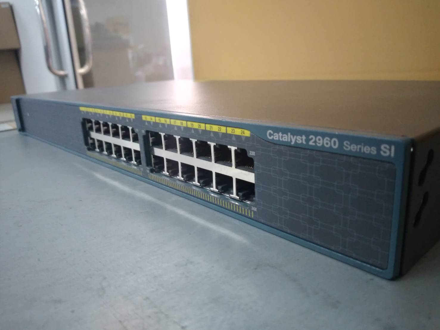 Cisco ws-c2960-24-s Catalyst 2960 24 10/100 LAN