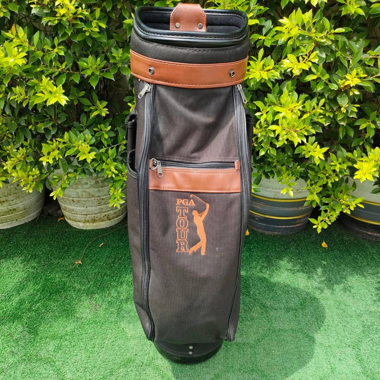 ถุงกอล์ฟ PGA TOUR มือสอง มีช่องใส่ไม้กอล์ฟ 14 ช่อง ถุงของแท้ เดิมๆ พร้อมใช้เลยค่ะ