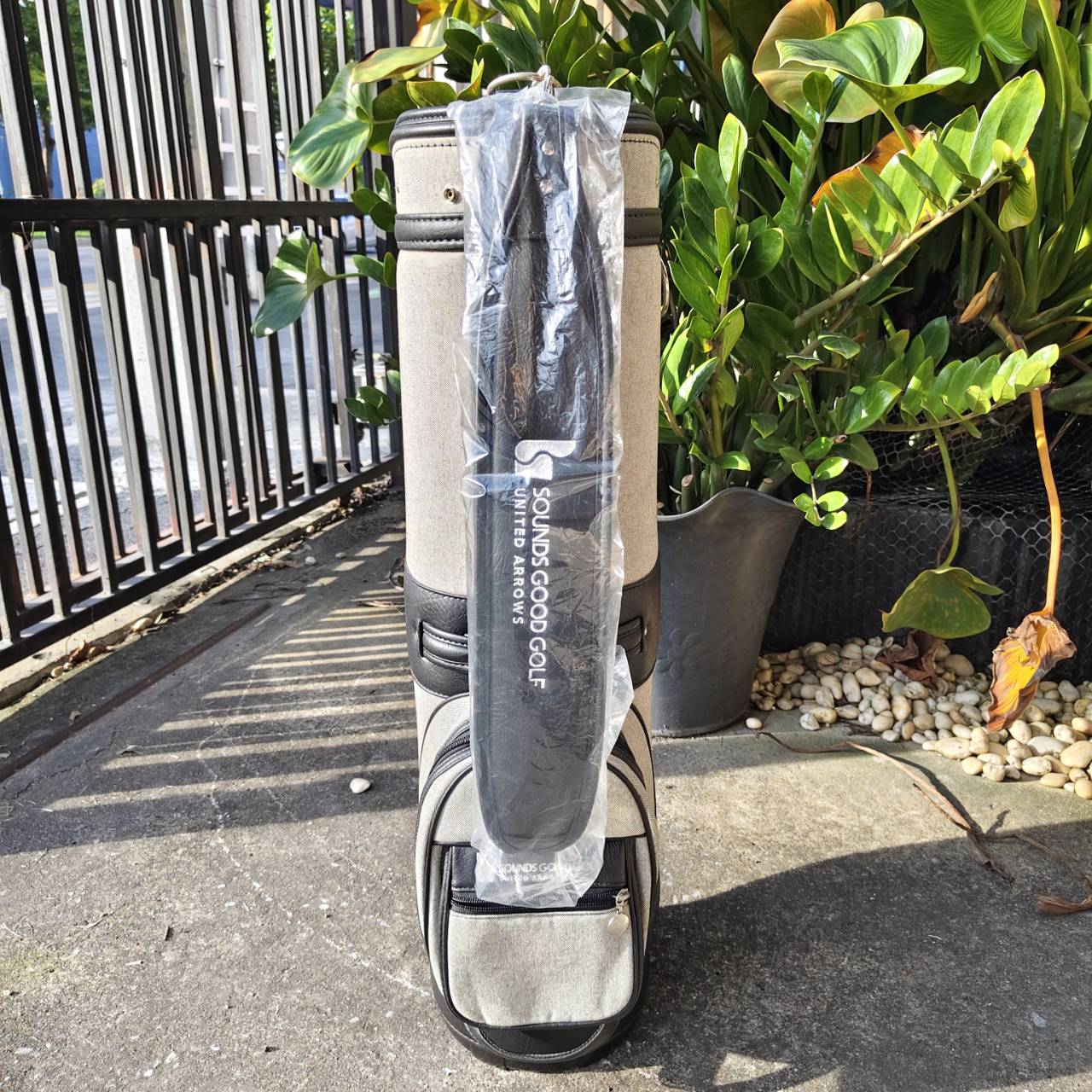 ถุงกอล์ฟ Sounds Good Golf x UNITED ARROWS – พรีเมี่ยมญี่ปุ่น ดีไซน์สุดคลีน!