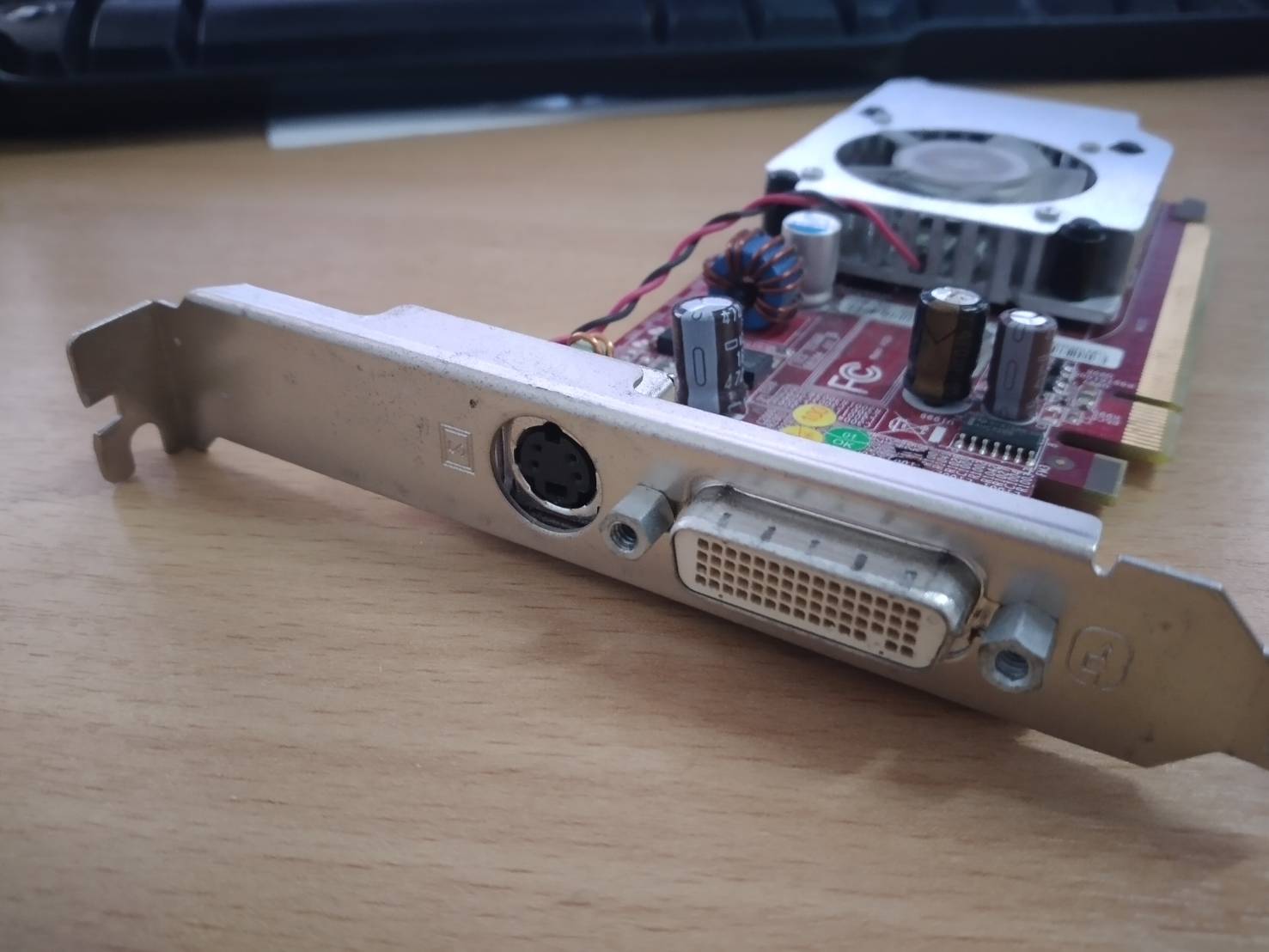 IBM ATI RADEON HD 2400XT 128MB TV-OUT 43C0259 DMS-59 and S-Video