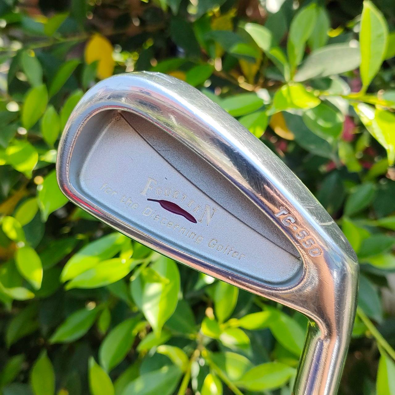 ชุดเหล็ก FOURTEEN TC-550 มีเหล็ก 4-9 เเละ PW ก้าน MD-370TI FLEX R เหล็กพรีเมี่ยม FORGED JAPAN ระดับปรมาจารย์เลยครับ และยัง เป็นใบ CAVITY ซึ่งตีง่าย และใช้วัสดุได้แพงมากๆ ตีทั้งนุ่มมากๆ ความรู้สึกเหนือระดับ และสุดคุ้มค่า กับราคาที่แสนพิเศษครับ