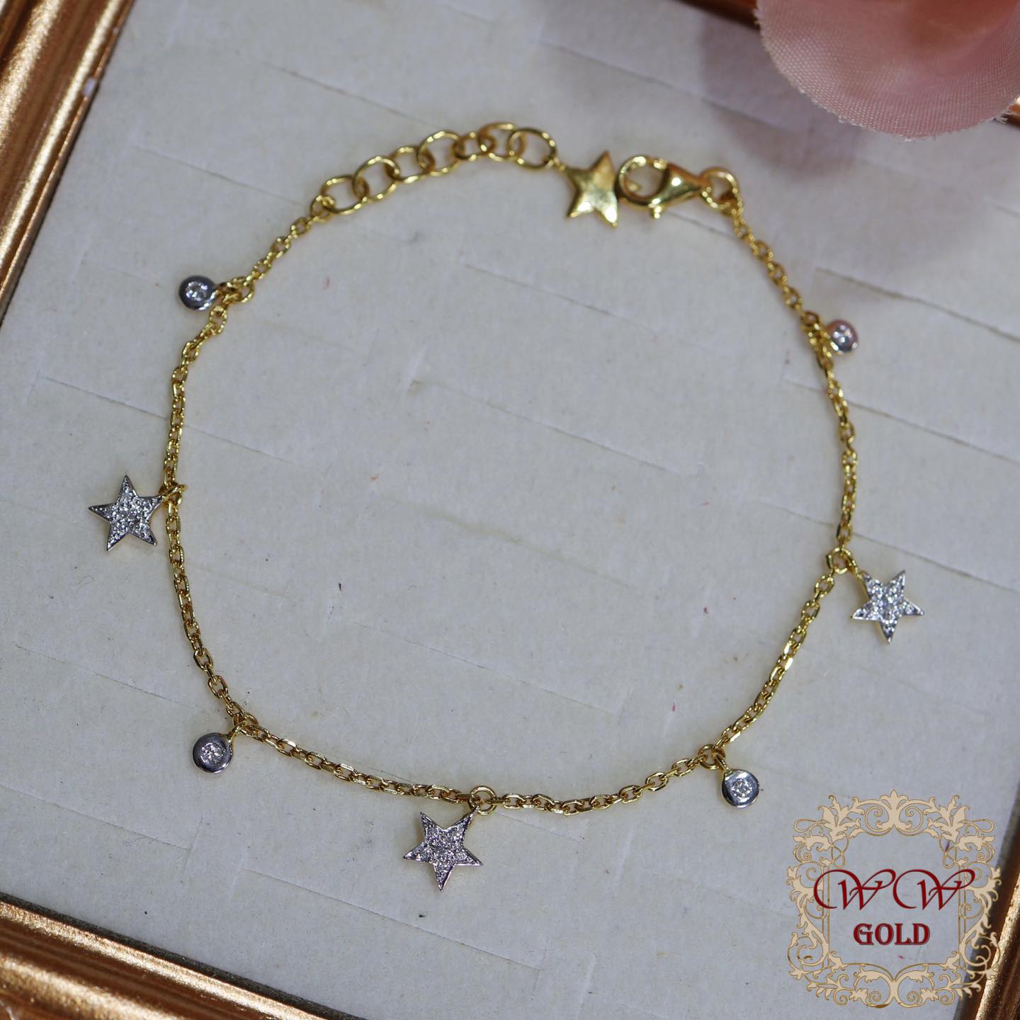 สร้อยข้อมือดาว^^