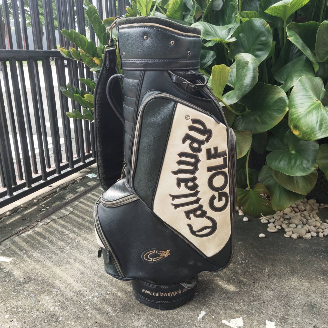 ถุงกอล์ฟ Callaway C4 วัสดุดีมาก ภายในบุกำมะหยี่ด้วย ถุง TOUR ใบใหญ่เลย ใส่ของจุ๊กๆ