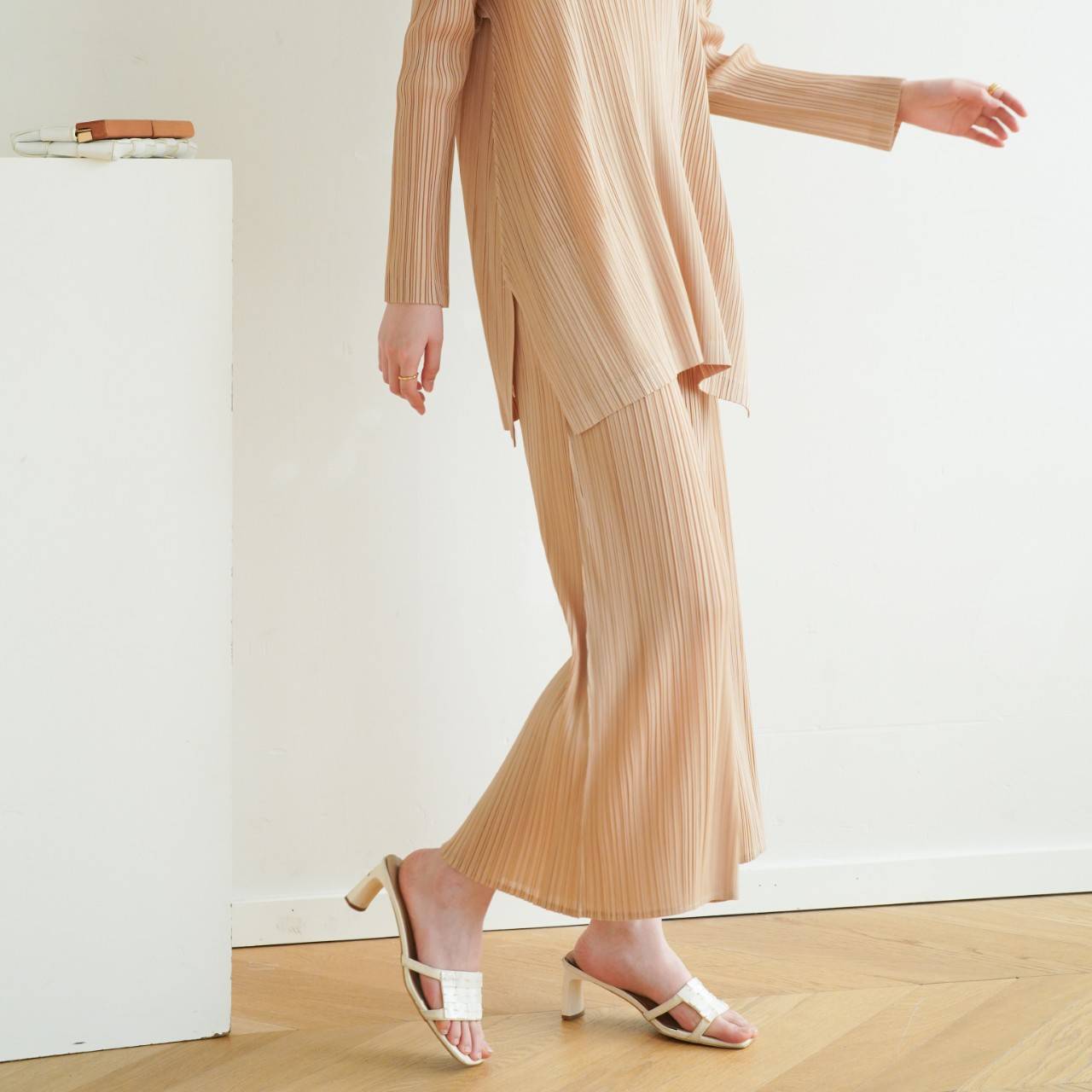 ปรับราคาลง20%!! ยาว 35.5นิ้ว!! 2MUAY รุ่น GJO2122 กางเกงผู้หญิง กางเกงพลีทคุณภาพ 6สี FREE SIZE LOOSE STRAIGHT PLEATED PANTS