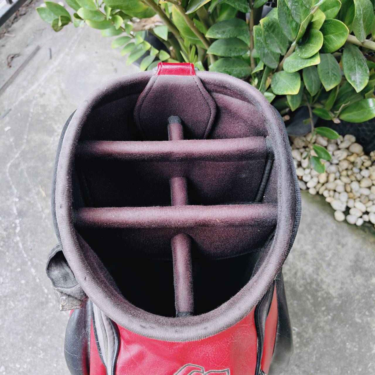 ถุงกอล์ฟ MIZUNO สีแดงหนังแท้ 🇯🇵 มือสองนำเข้าจากญี่ปุ่น สไตล์สปอร์ตหรู ดูโดดเด่นทุกมุมสนาม