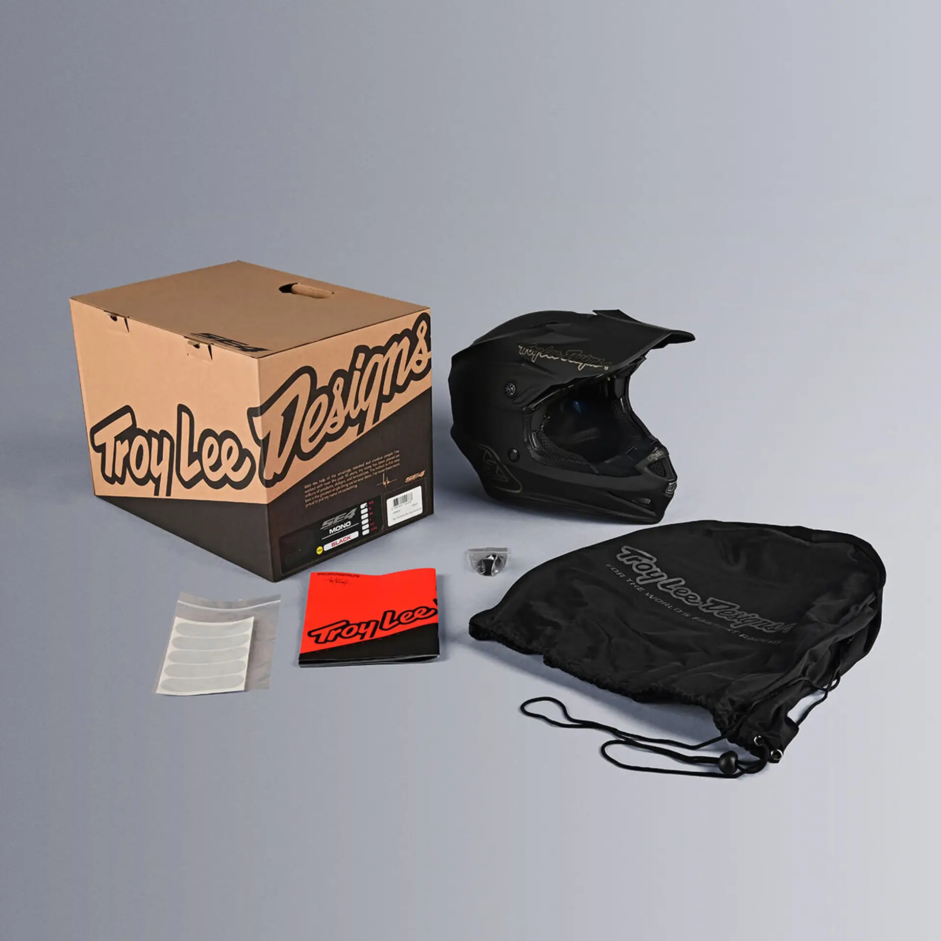 หมวกกันน็อค Troy Lee Designs SE4 Polyacrylite Mono Helmet - Black