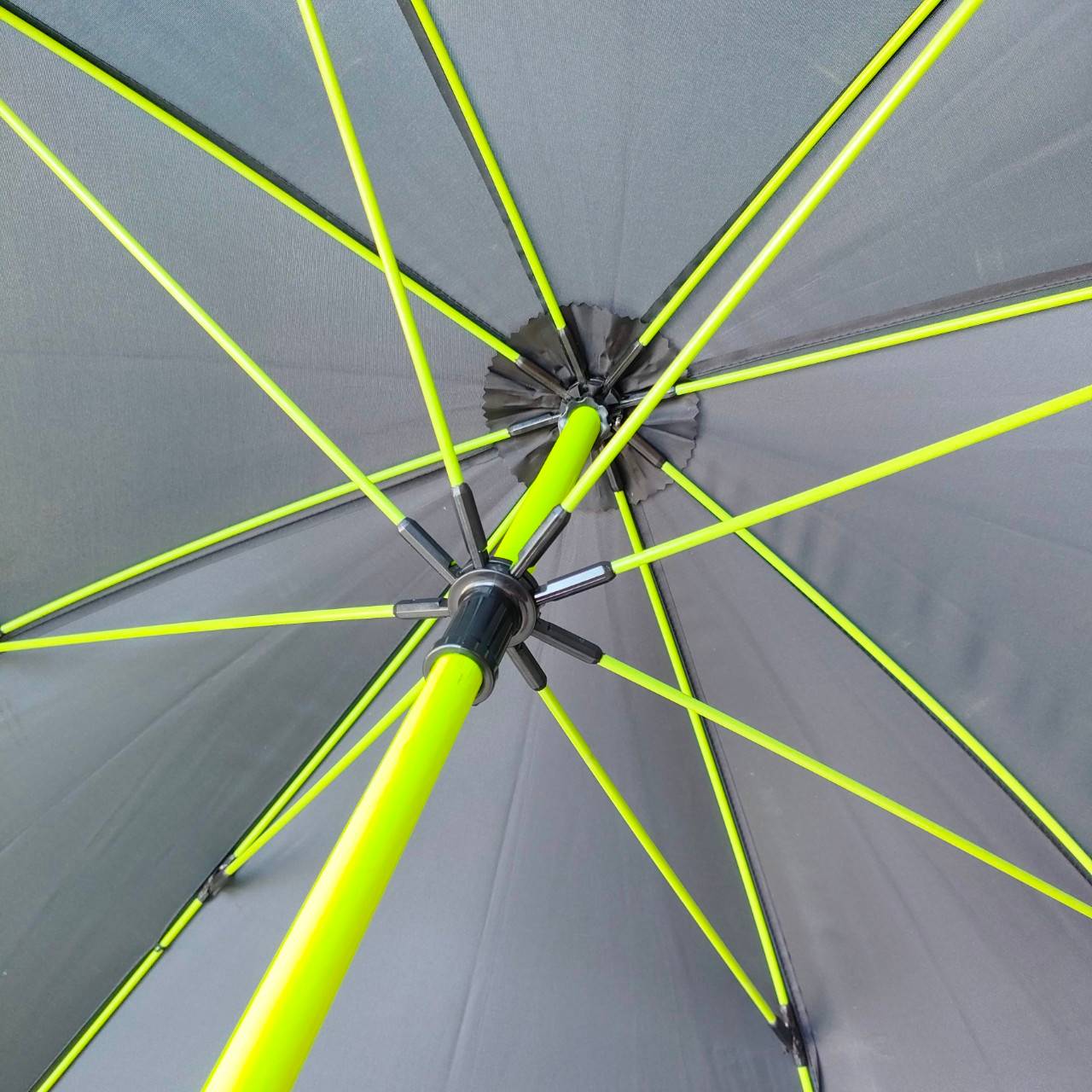 ร่มกอล์ฟ Under Armour มือสอง สภาพดีมาก เท่ห์มาก ก้านเป็นสีสะท้อนแสง ทรงสี่เหลี่ยม ขนาดใหญ่มาก เทคโนโลยี UA Storm ไม้กอล์ฟพรีเมี่ยมมือสอง ของแท้ By NakaraLuxurious