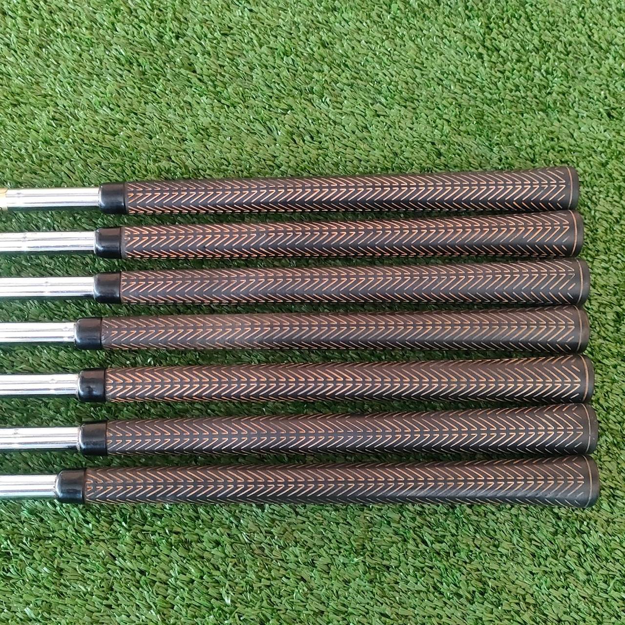 ชุดเหล็ก MACGRAGOR REG.086 GOLDEN BEAR มีเหล็ก 2-9 *** ขาดเหล็ก 6 ***