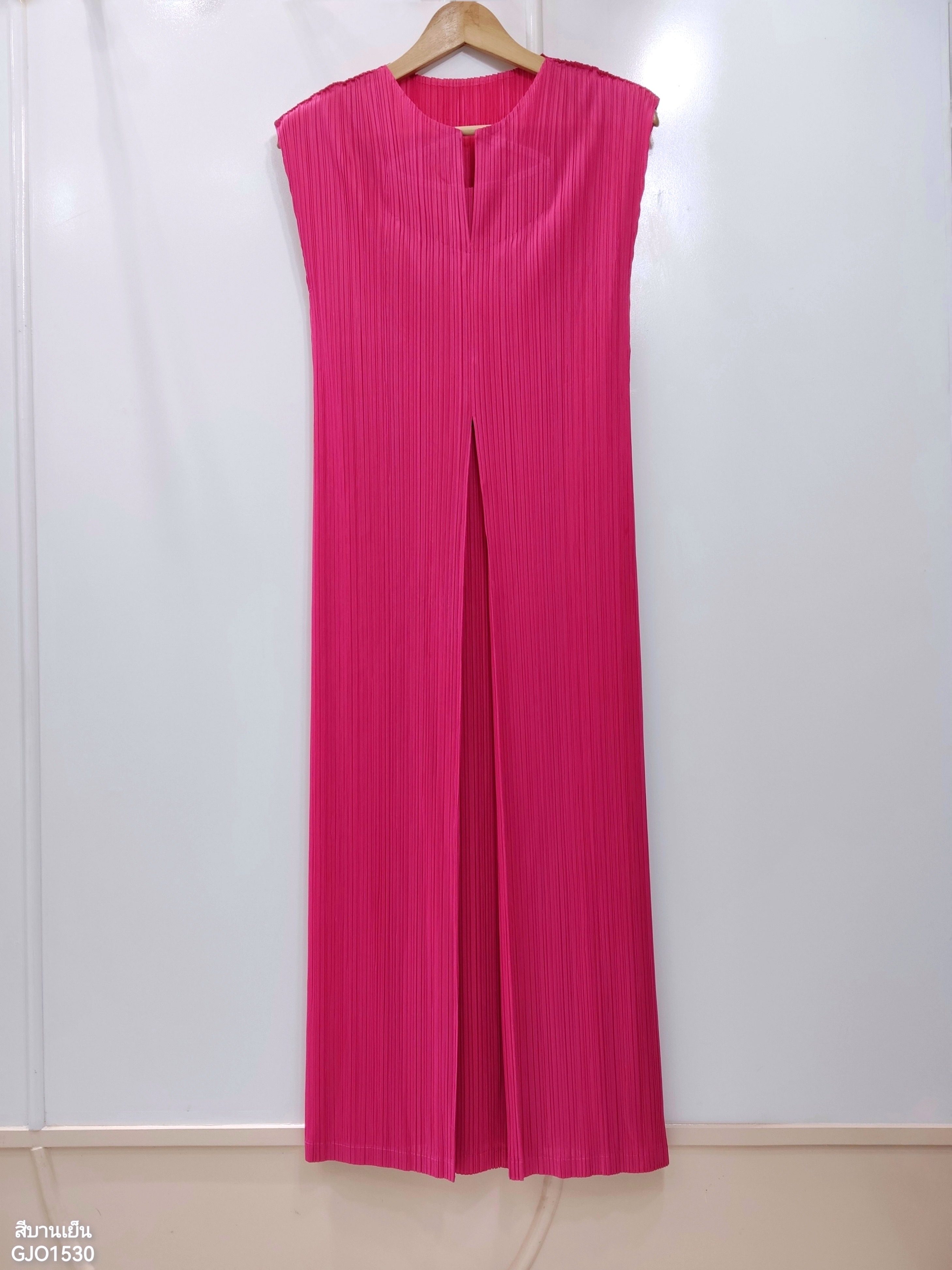 2MUAY รุ่น GJO1530 เดรสพลีทคุณภาพ OPEN NECK CAP SLEEVE PLEATED DRESS 10 สี FREE SIZE