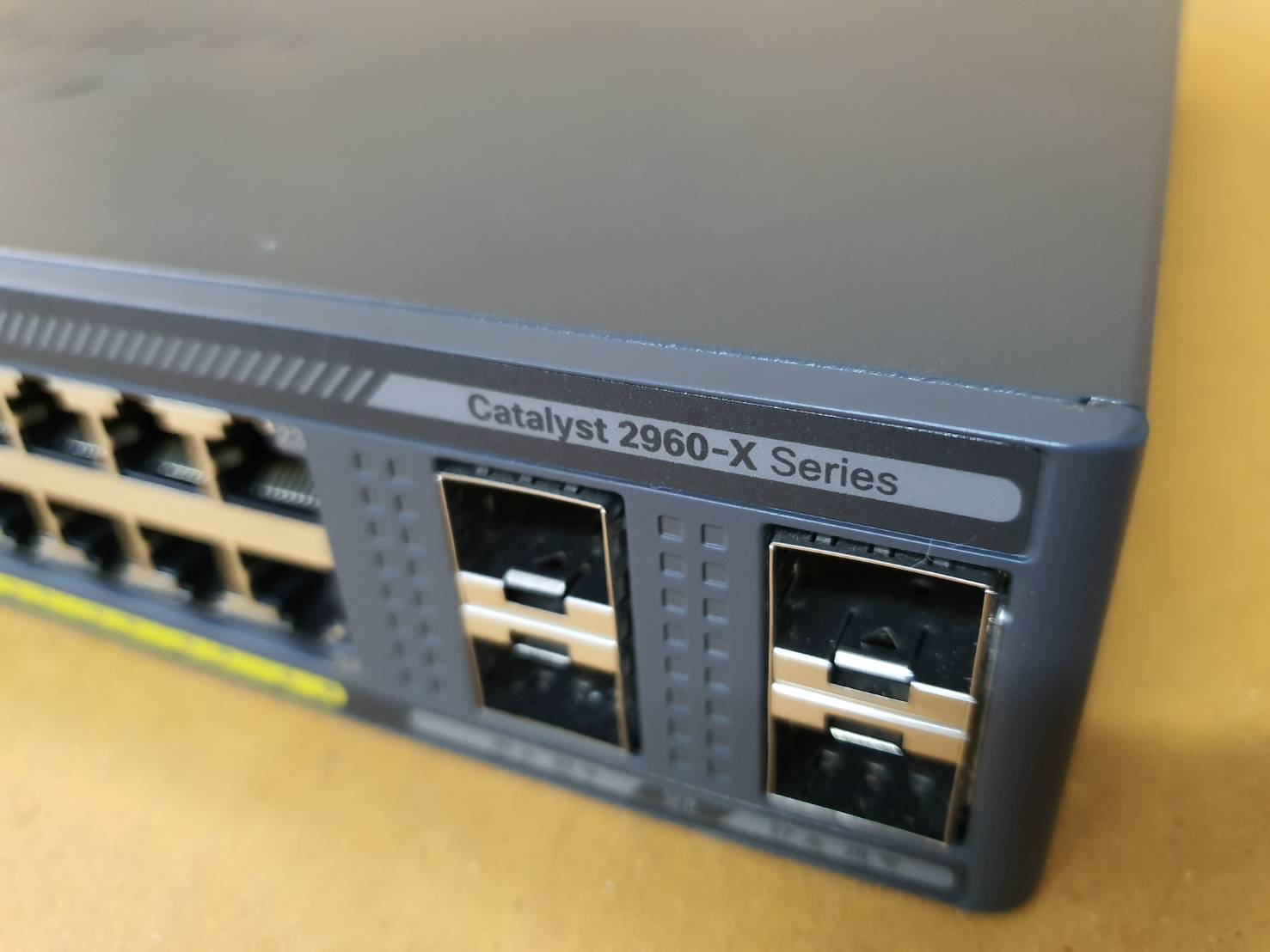 Cisco WS-C2960X-24TS-L 24 GigE 4x1G SFP