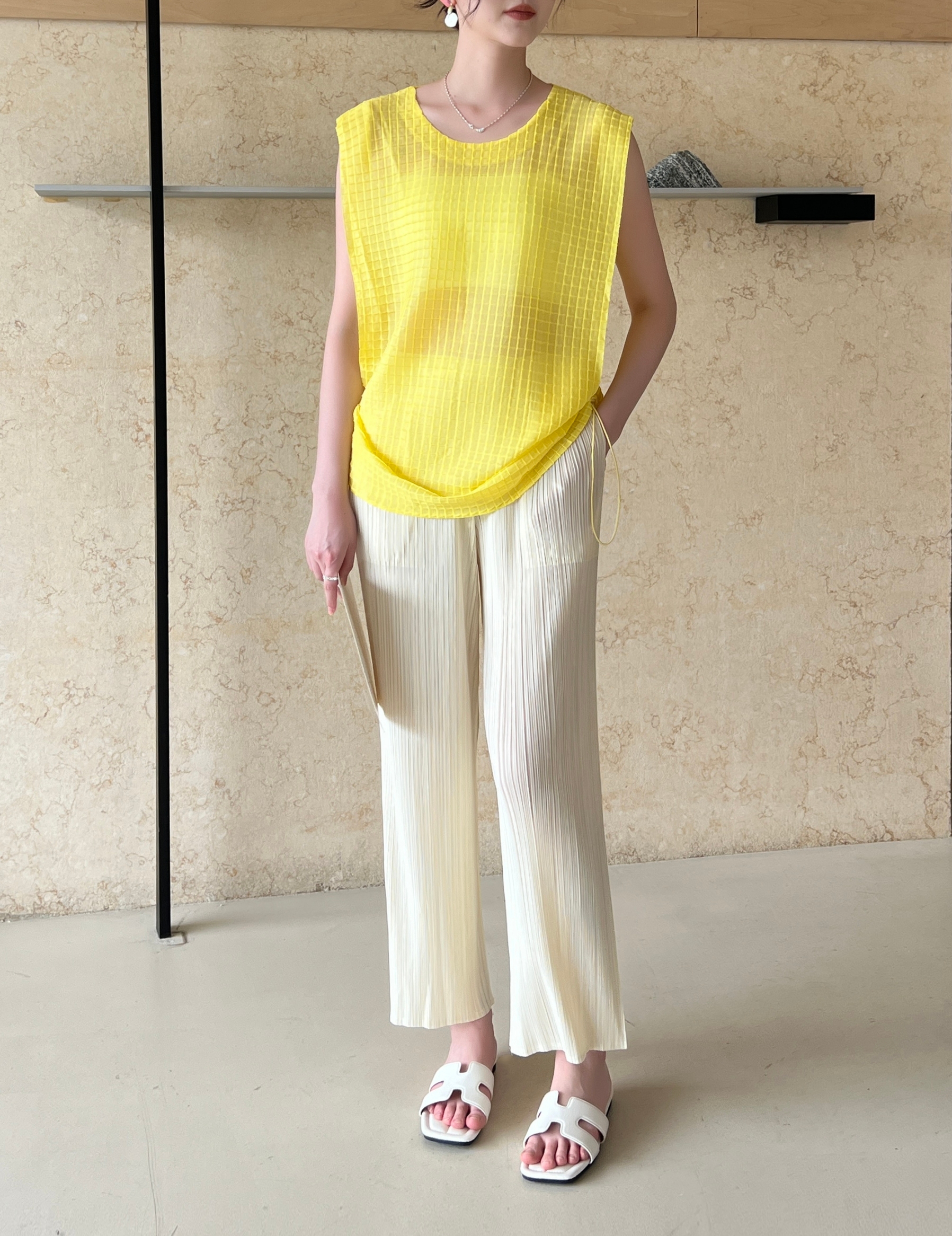 ปรับราคาลง20%!! 2MUAY รุ่น GJO3868 เสื้อพลีททรง OVER SIZE ปรับขนาดได้ SLEEVELESS SQUARE PLEATED TOP 9 สี FREE SIZE