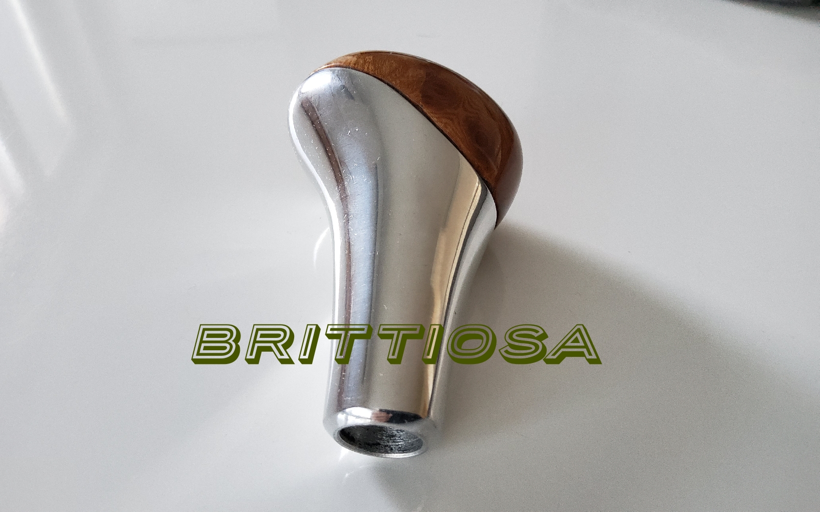 Vaihdekepin nuppi kromi/pähkinäpuunjuuri =65e