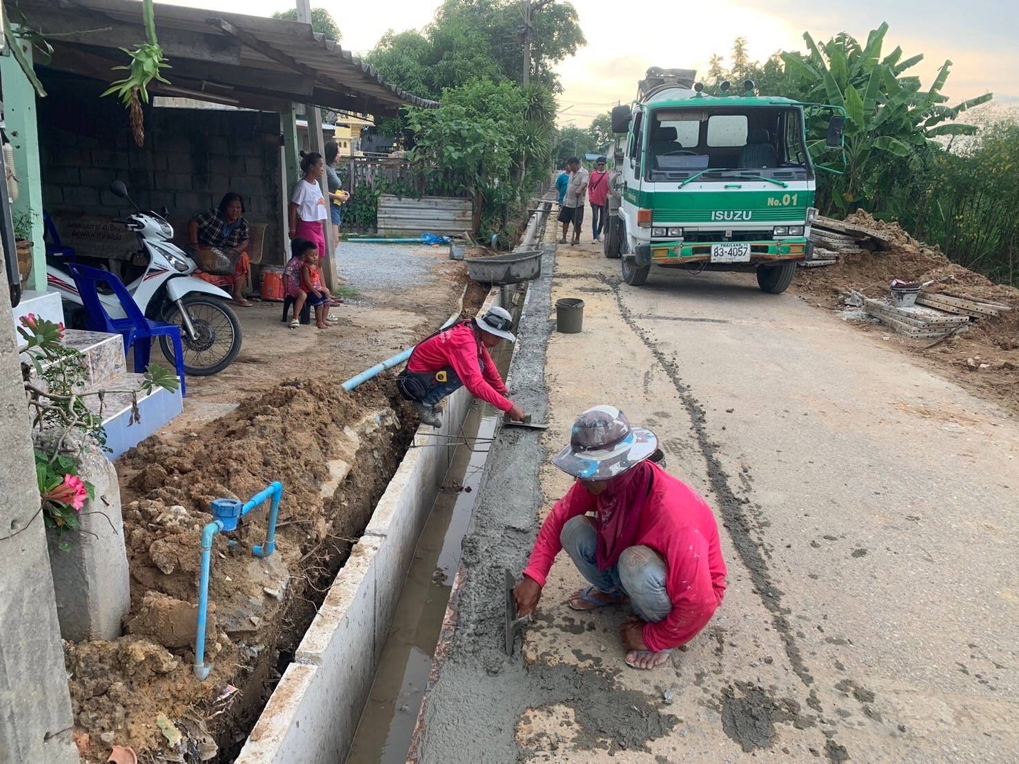 งานก่อสร้างรางระบายน้ำ(รางยู) เทศบาลตำบลเบิกไพร