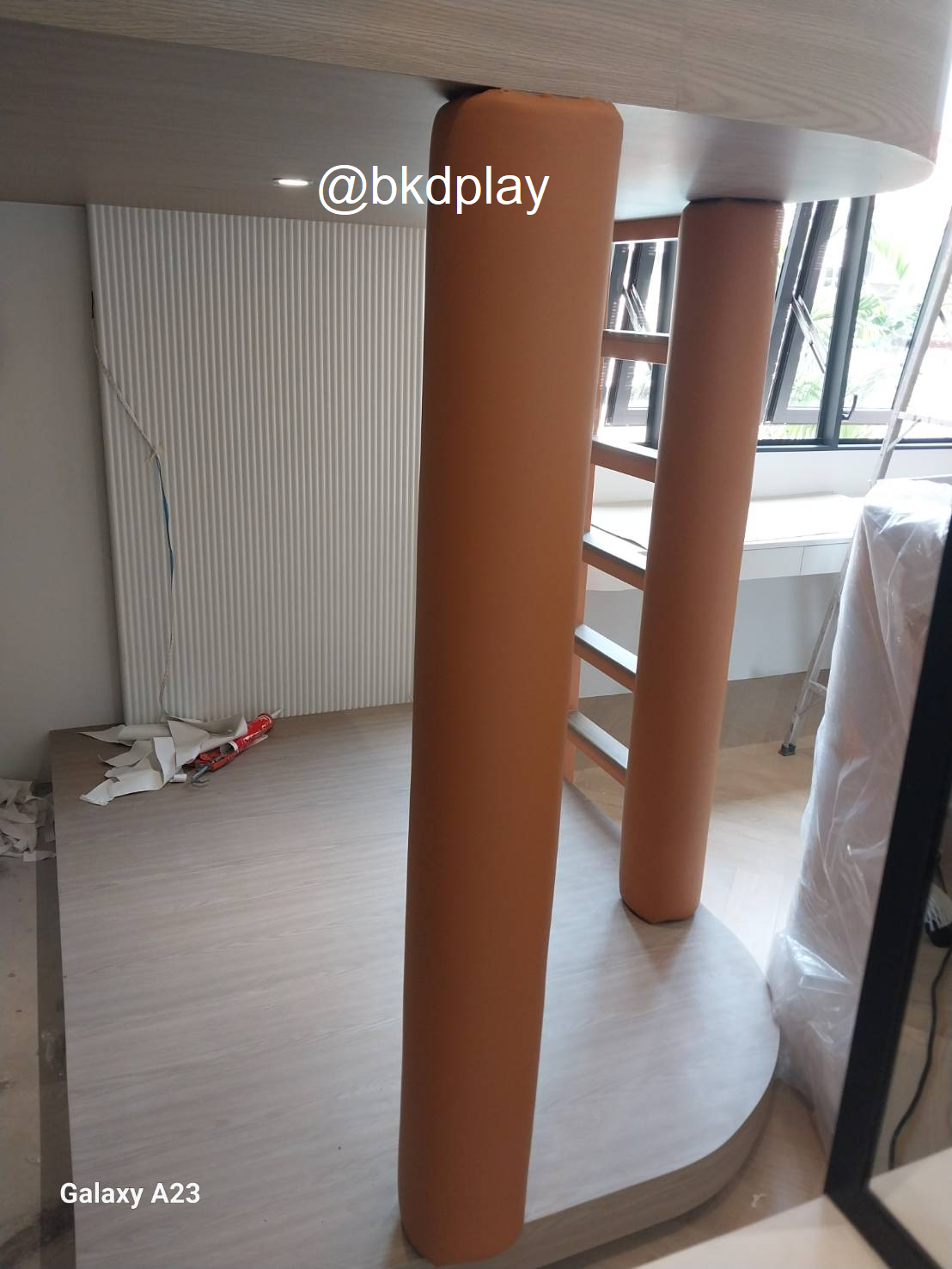 รับทำผนังกันกระแทก บุผนังห้อง หุ้มเสากันกระแทก บุหุ้มหนัง สั่งทำตามขนาดและสี