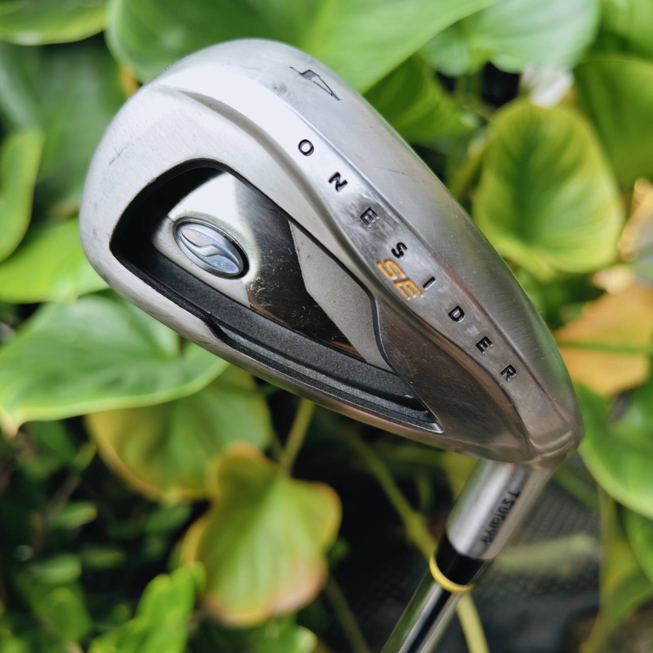 ชุดเหล็ก TSURUYA ONESIDER SE ตีง่ายและไกล เนื่องจากมีดีไซน์ ใบใหญ่ หน้าเด้ง และองศาโกง