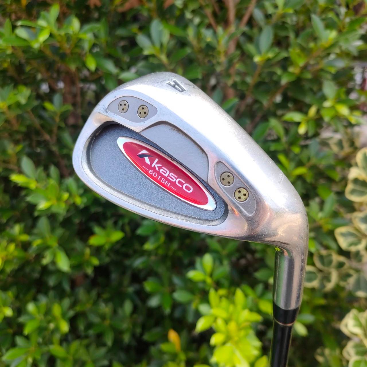 เหล็ก AW KASCO 601SH ก้าน KASCO 601SH FLEX R องศา 52 เป็น WEDGE ที่ชิพง่ายๆ ตีเบาๆระยะ 100 หลา +- หรือ เล่นลูกสั้นๆวิถีไม่โด่งมาก เน้น ชิพแอนด์รัน สบายๆครับ