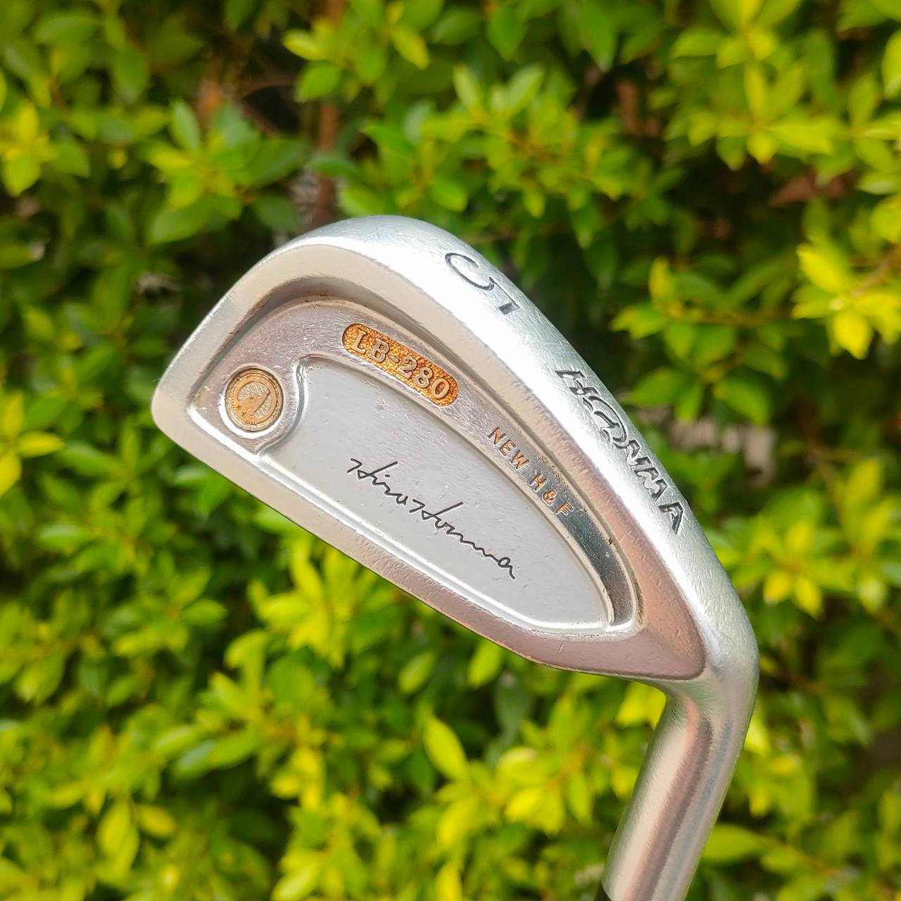 ชุดเหล็ก HONMA LB-280 ตัวนี้่เป็น NEW H&F ทอง24K มีเหล็ก 5 - 11 ก้าน Titanium FLEX R-1 **ก้านระดับ 2ดาว ** สุดยอดพรีเมี่ยม ไม้กอล์ฟมือสอง ของแท้ BY NakaraLuxurious