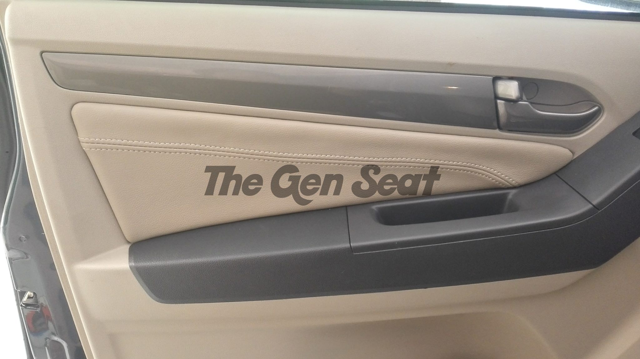 เบาะหนังเทรลเบลสเซอร์