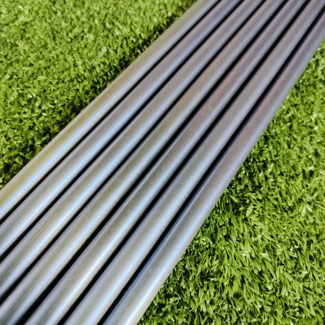 ก้านสำหรับใส่ Driver high technology shaft by HONMA ความยาวเฉพาะก้าน 45 นิ้ว เป็นก้าน TITANIUM CARBON ระดับ 2 ดาว เป็นก้านสุดยอดคุณภาพ ก้านไม้กอล์ฟพรีเมี่ยมมือหนึ่ง ของแท้ By NakaraLuxurious